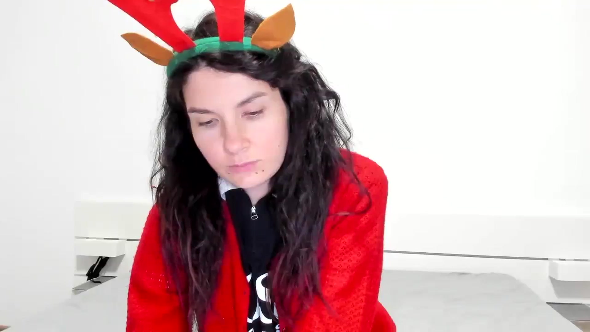 Gallery image thumbnail from SiouxPrincess's myfreecams stream on, 12/25/2023, 24:30 image 12 of 20