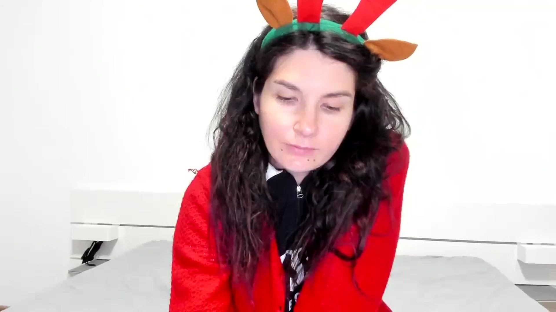 Gallery image thumbnail from SiouxPrincess's myfreecams stream on, 12/25/2023, 24:30 image 14 of 20
