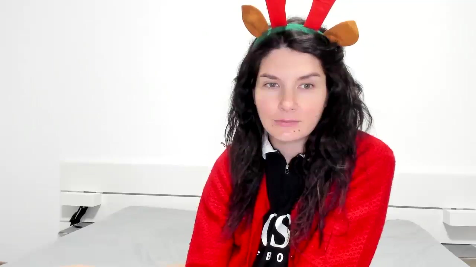 Gallery image thumbnail from SiouxPrincess's myfreecams stream on, 12/25/2023, 24:30 image 17 of 20