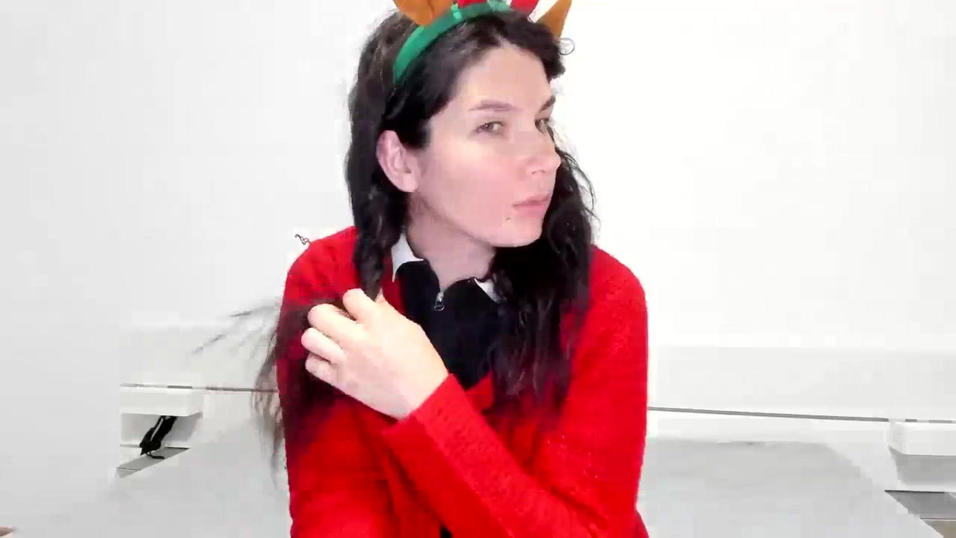 Gallery image thumbnail from SiouxPrincess's myfreecams stream on, 12/25/2023, 24:30 image 6 of 20
