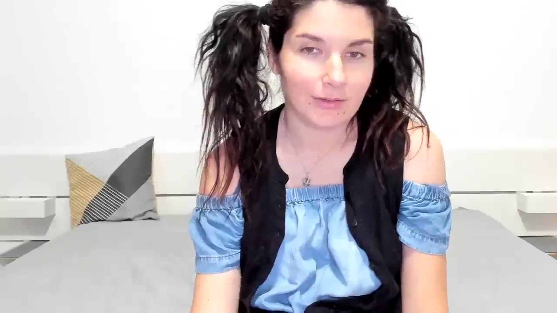 Gallery image thumbnail from SiouxPrincess's myfreecams stream on, 12/26/2023, 24:18 image 6 of 20