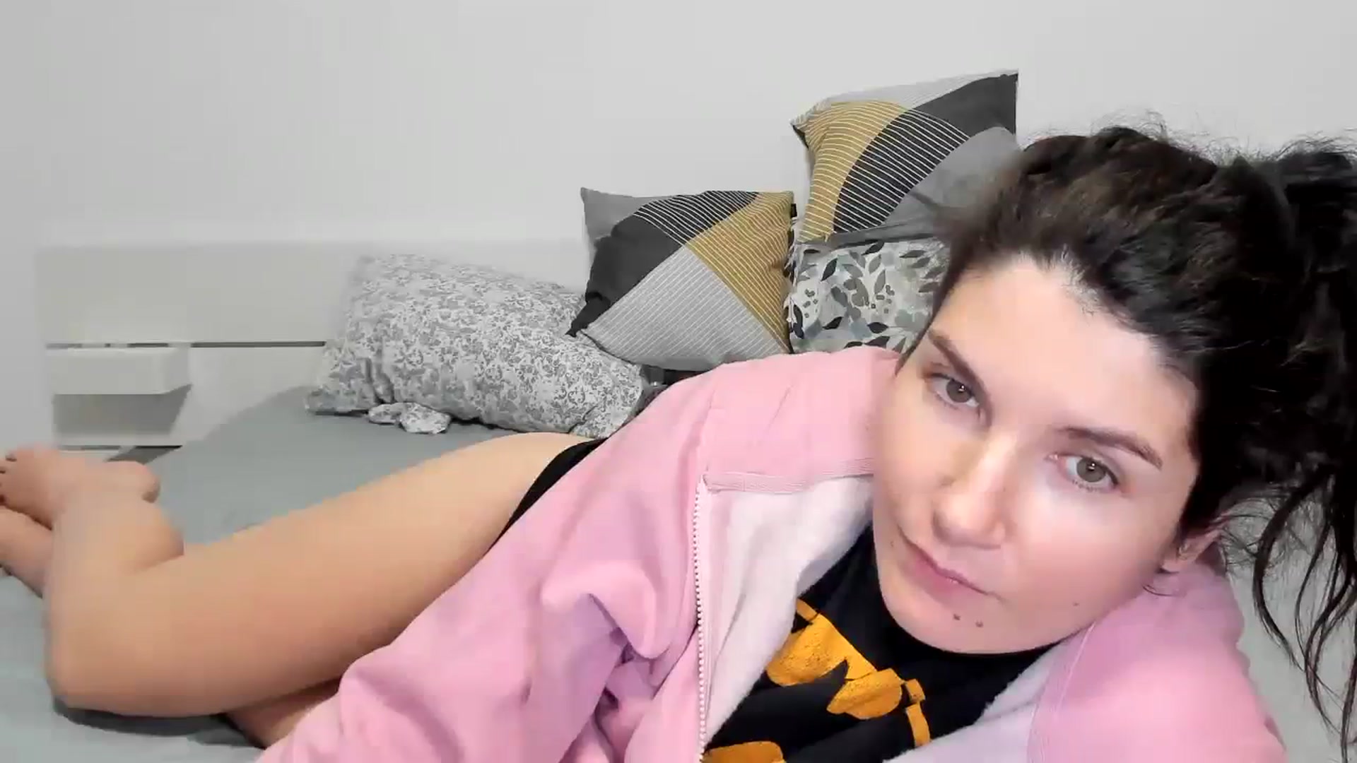 Gallery image thumbnail from SiouxPrincess's myfreecams stream on, 12/27/2023, 24:59 image 20 of 20