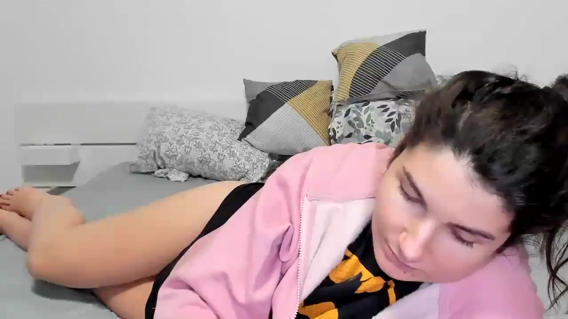 Gallery image thumbnail from SiouxPrincess's myfreecams stream on, 12/27/2023, 24:59 image 14 of 20