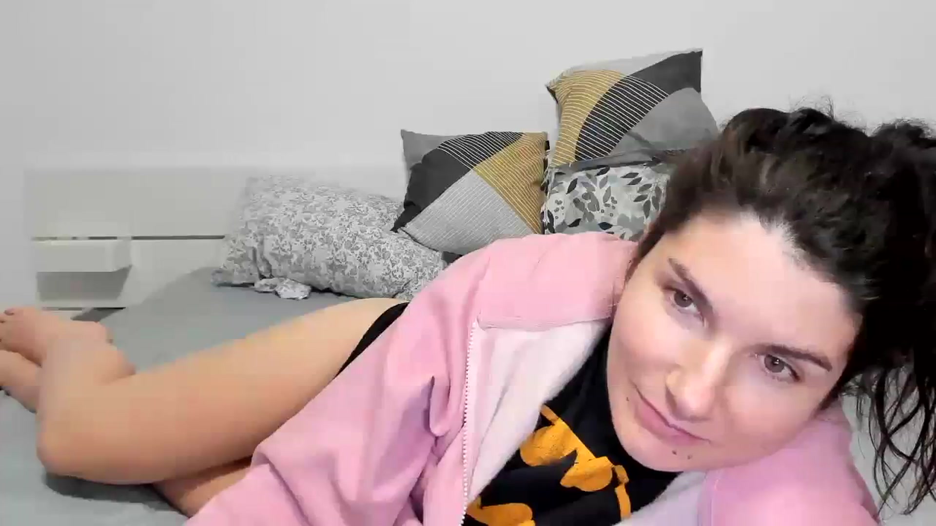 Gallery image thumbnail from SiouxPrincess's myfreecams stream on, 12/27/2023, 24:59 image 16 of 20