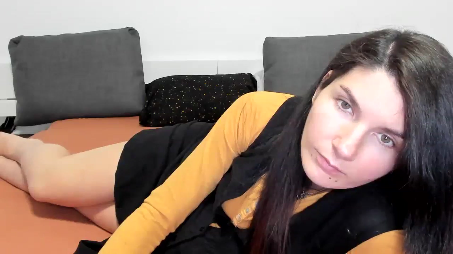 Gallery image thumbnail from SiouxPrincess's myfreecams stream on, 12/28/2023, 24:01 image 2 of 20