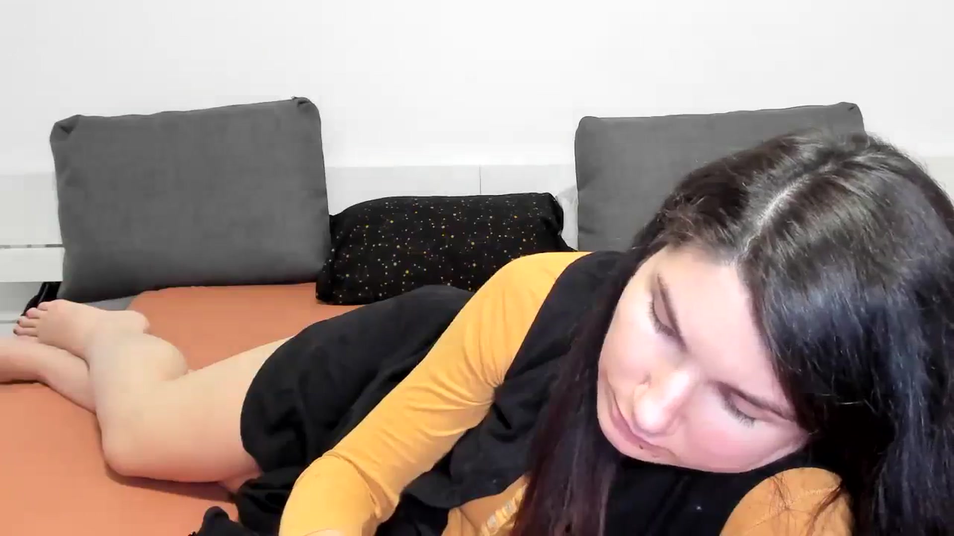Gallery image thumbnail from SiouxPrincess's myfreecams stream on, 12/28/2023, 24:01 image 16 of 20