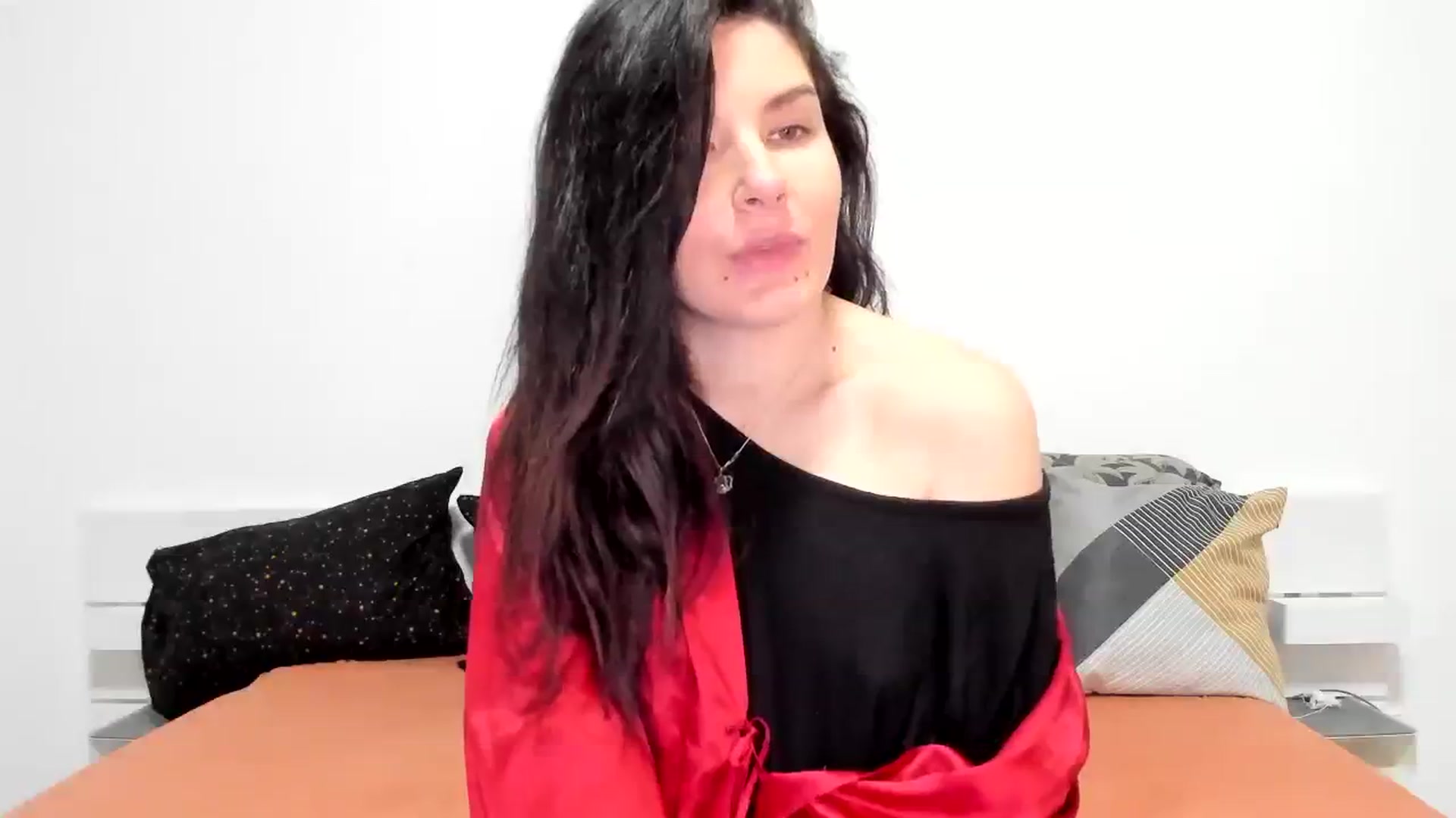 Gallery image thumbnail from SiouxPrincess's myfreecams stream on, 12/29/2023, 24:02 image 4 of 20