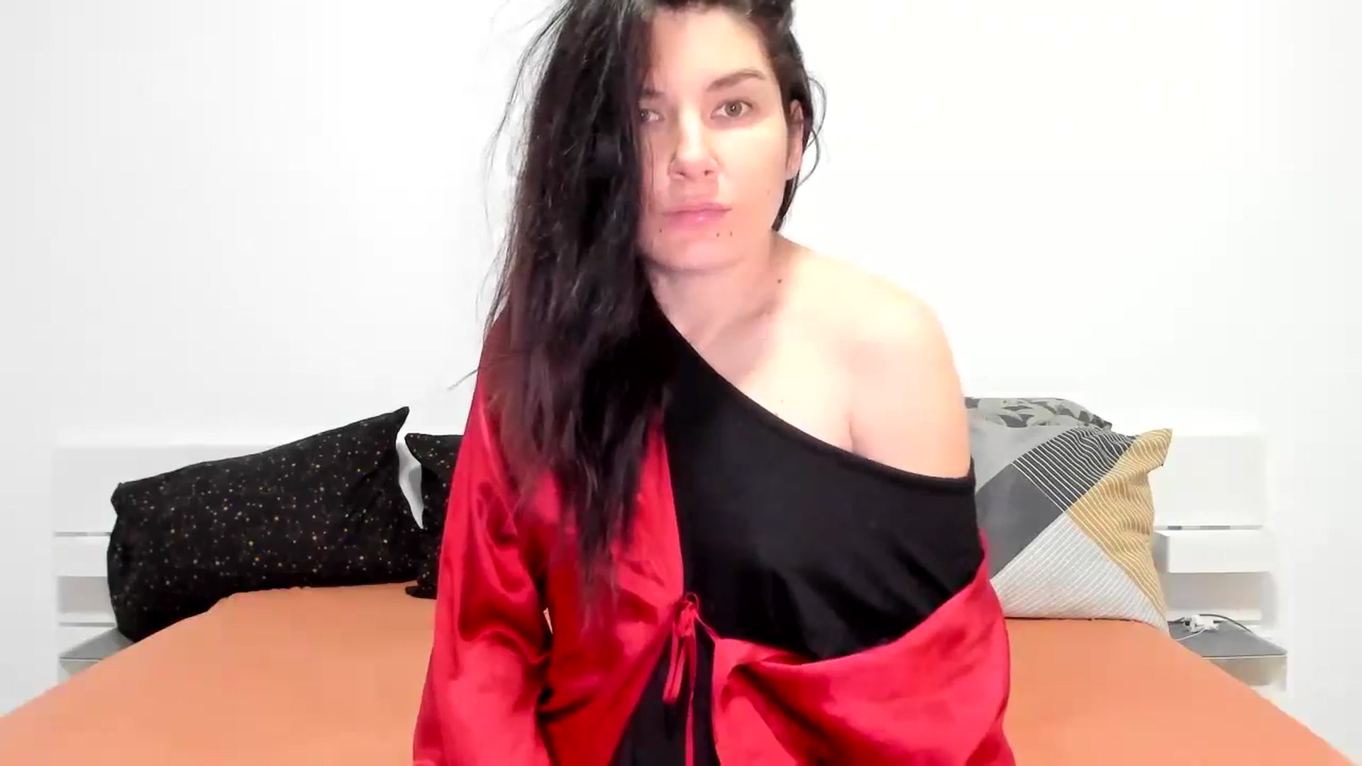 Gallery image thumbnail from SiouxPrincess's myfreecams stream on, 12/29/2023, 24:02 image 15 of 20