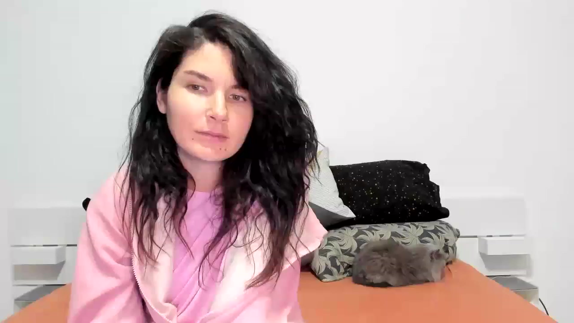 Gallery image thumbnail from SiouxPrincess's myfreecams stream on, 12/31/2023, 24:05 image 9 of 20