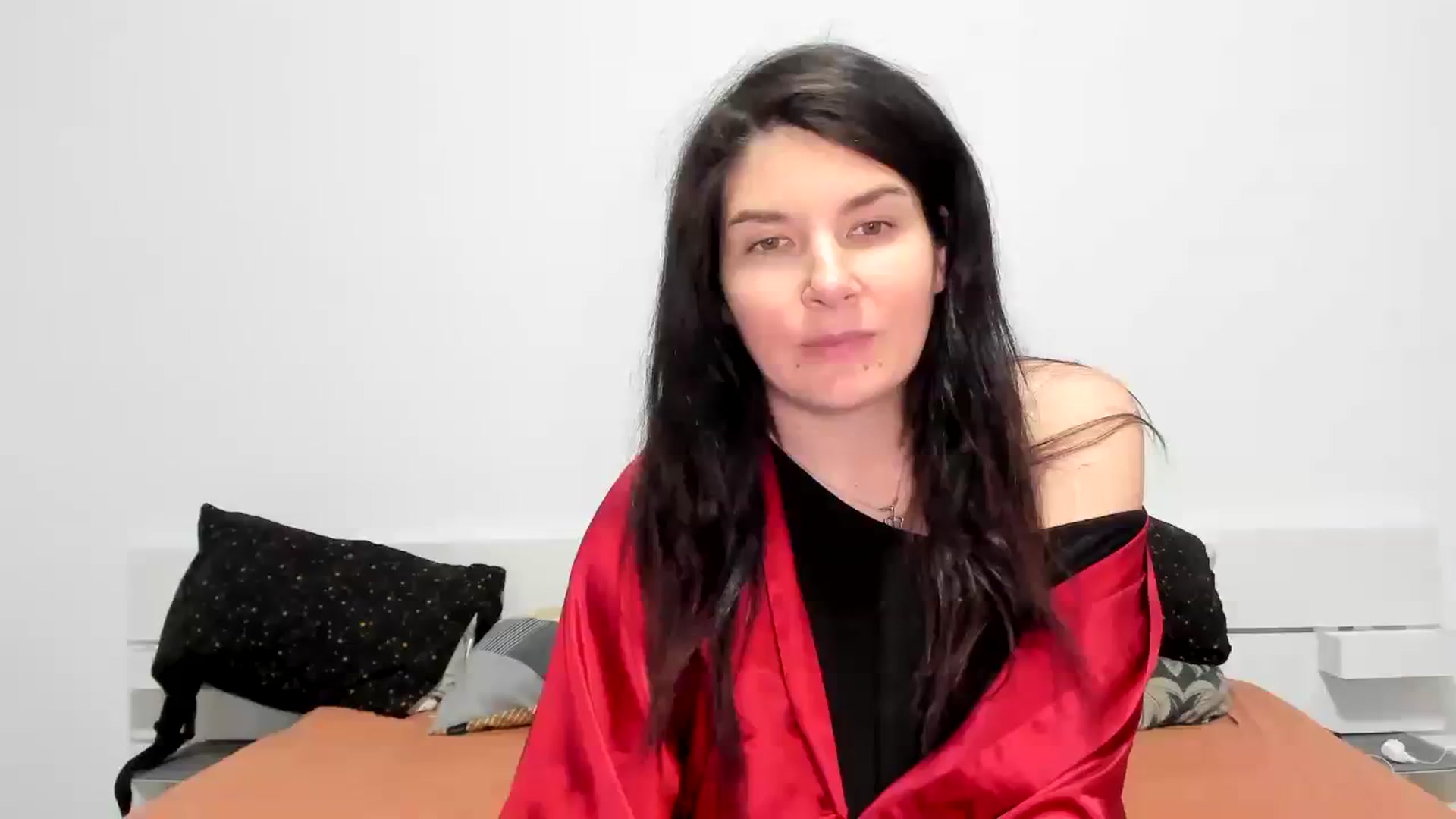 Gallery image thumbnail from SiouxPrincess's myfreecams stream on, 01/03/2024, 24:04 image 15 of 20