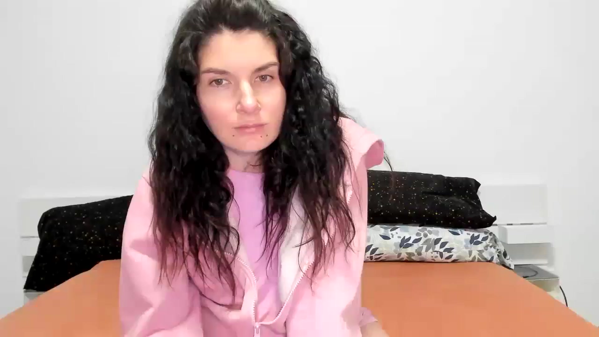 Gallery image thumbnail from SiouxPrincess's myfreecams stream on, 01/03/2024, 22:52 image 7 of 20