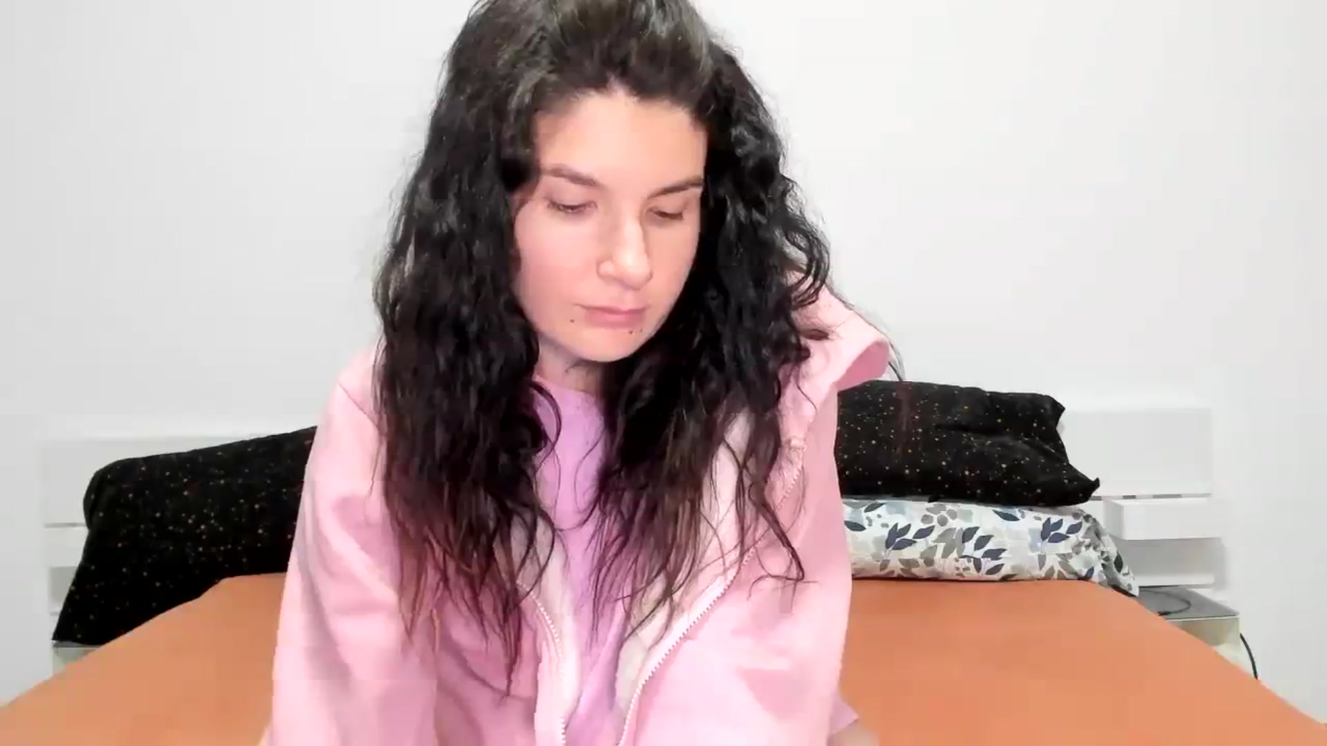 Gallery image thumbnail from SiouxPrincess's myfreecams stream on, 01/03/2024, 22:52 image 13 of 20