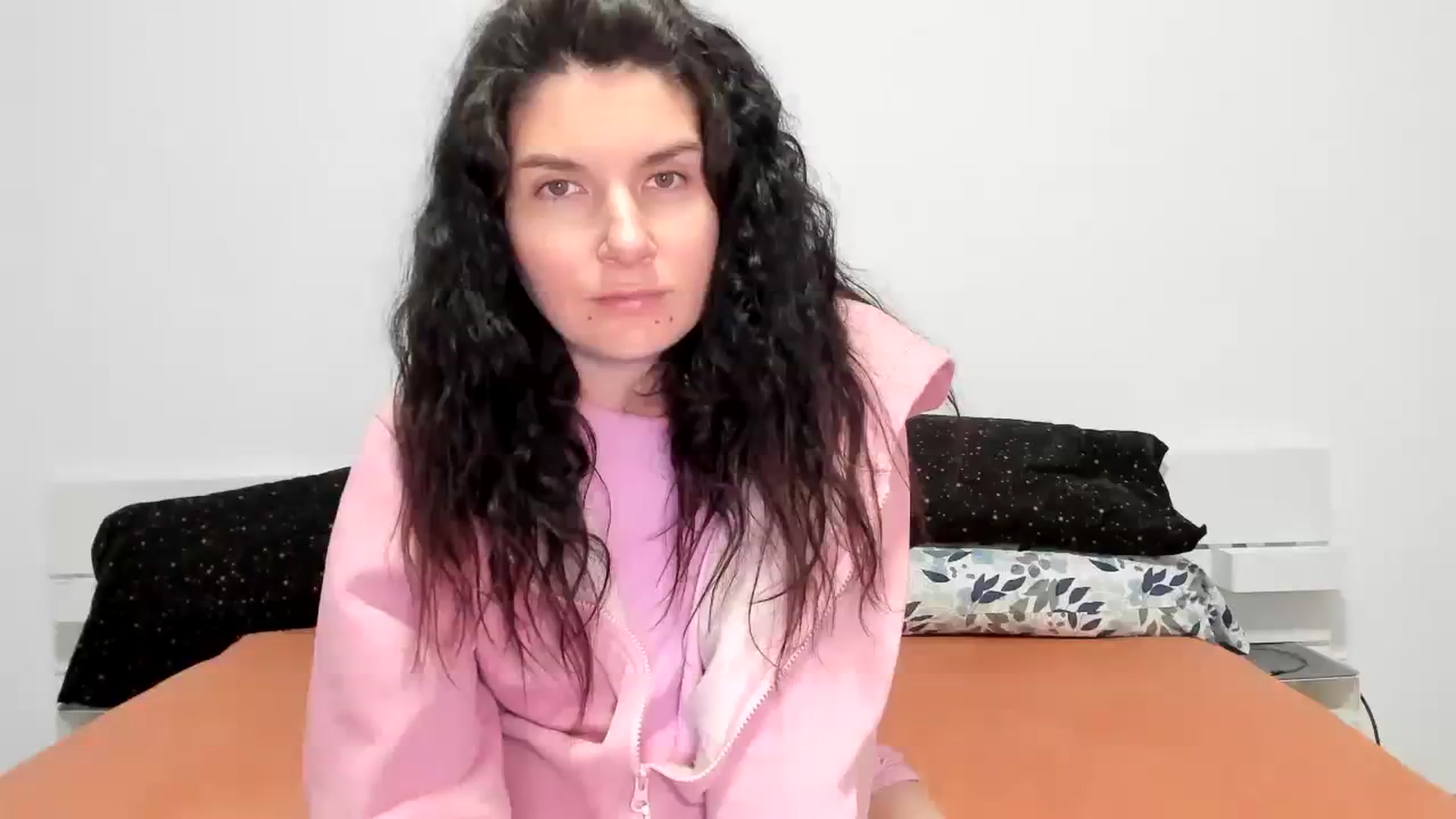 Gallery image thumbnail from SiouxPrincess's myfreecams stream on, 01/03/2024, 22:52 image 6 of 20