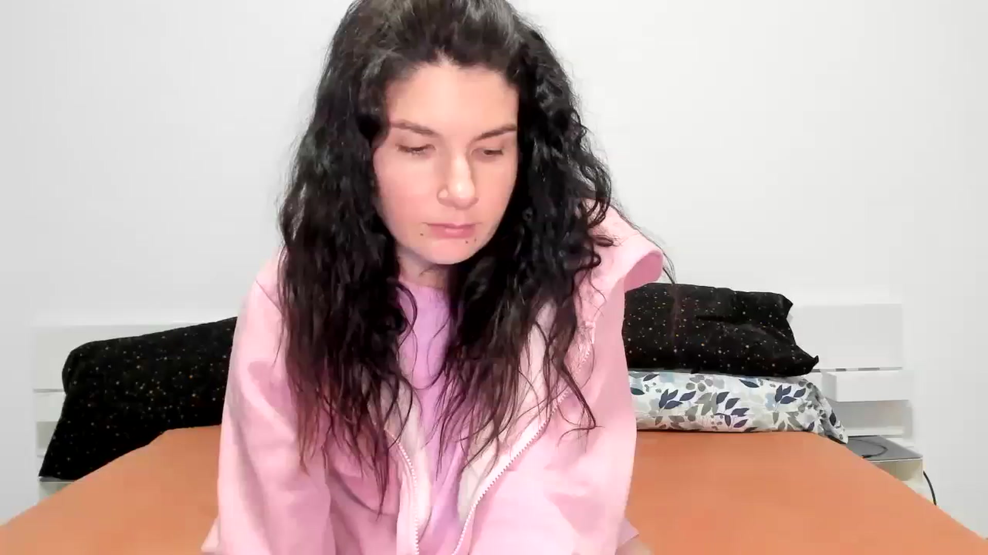 Gallery image thumbnail from SiouxPrincess's myfreecams stream on, 01/03/2024, 22:52 image 12 of 20