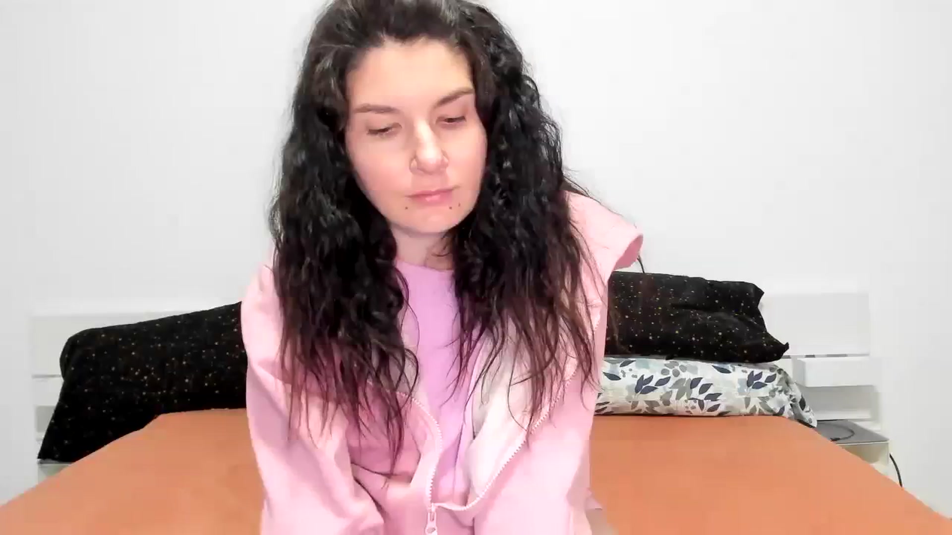 Gallery image thumbnail from SiouxPrincess's myfreecams stream on, 01/03/2024, 22:52 image 5 of 20