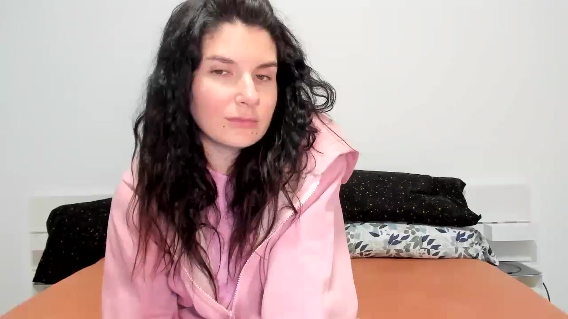 Gallery image thumbnail from SiouxPrincess's myfreecams stream on, 01/04/2024, 24:01 image 17 of 20