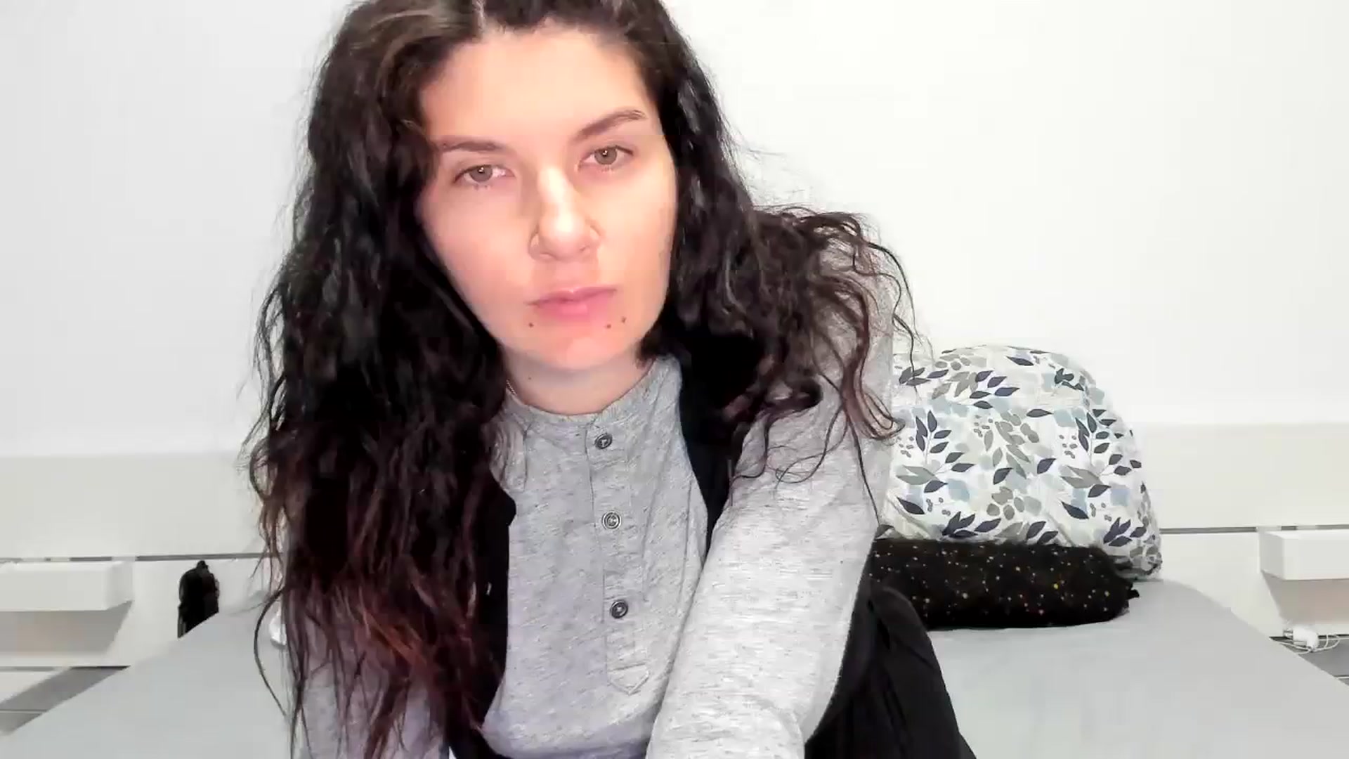 Gallery image thumbnail from SiouxPrincess's myfreecams stream on, 01/04/2024, 23:55 image 9 of 20