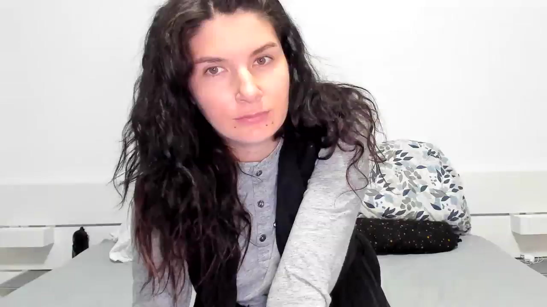 Gallery image thumbnail from SiouxPrincess's myfreecams stream on, 01/04/2024, 23:55 image 8 of 20