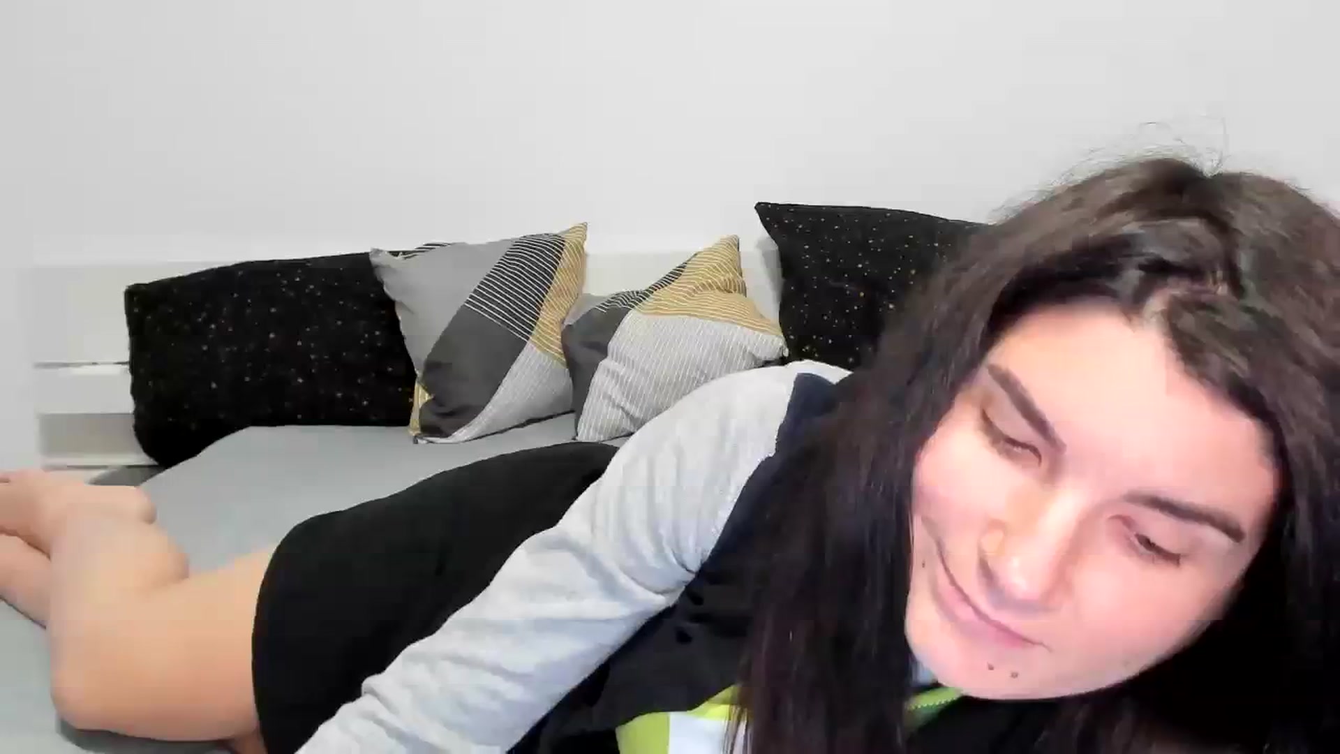 Gallery image thumbnail from SiouxPrincess's myfreecams stream on, 01/06/2024, 24:10 image 16 of 20