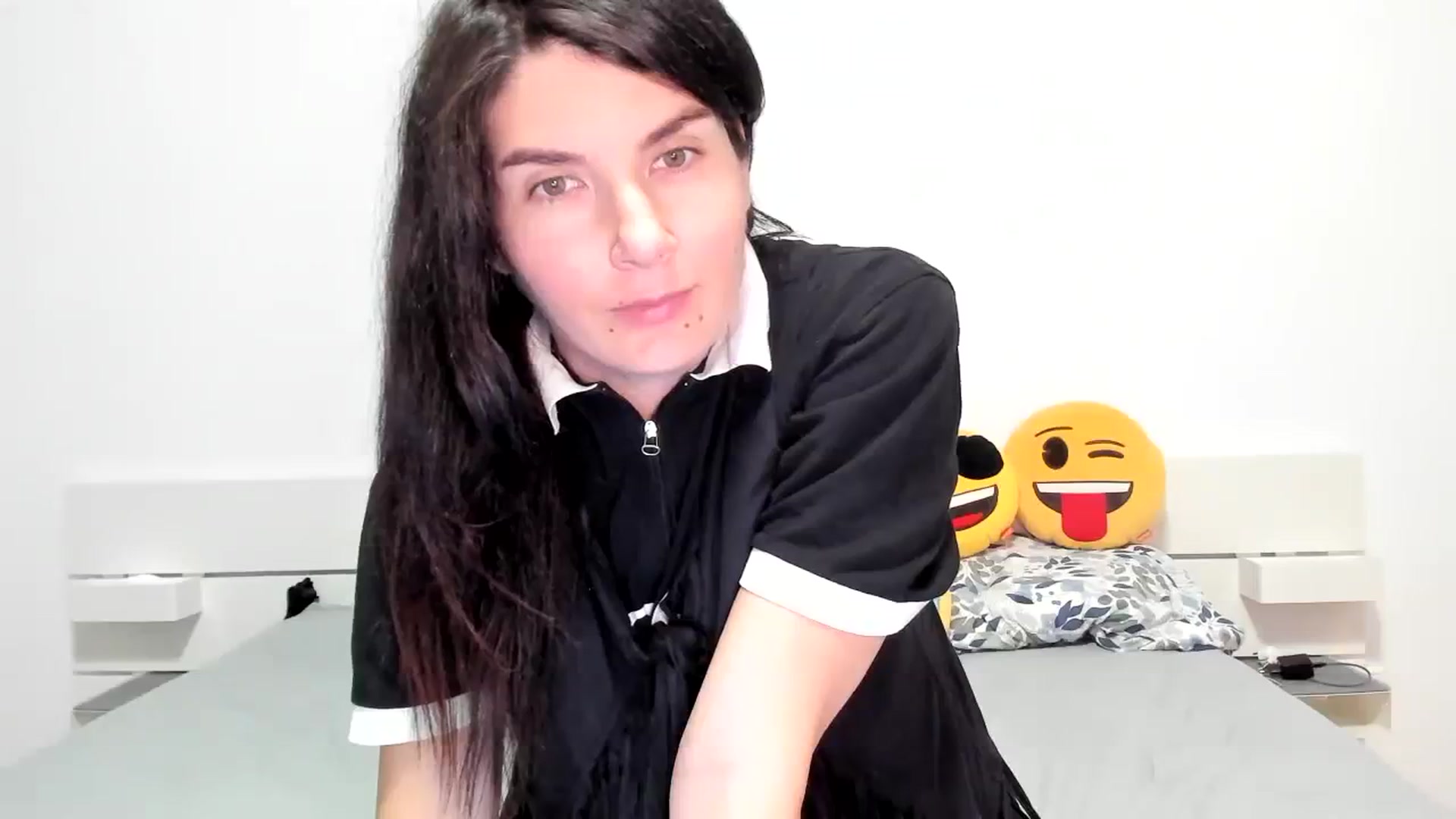 Gallery image thumbnail from SiouxPrincess's myfreecams stream on, 01/06/2024, 23:55 image 4 of 20