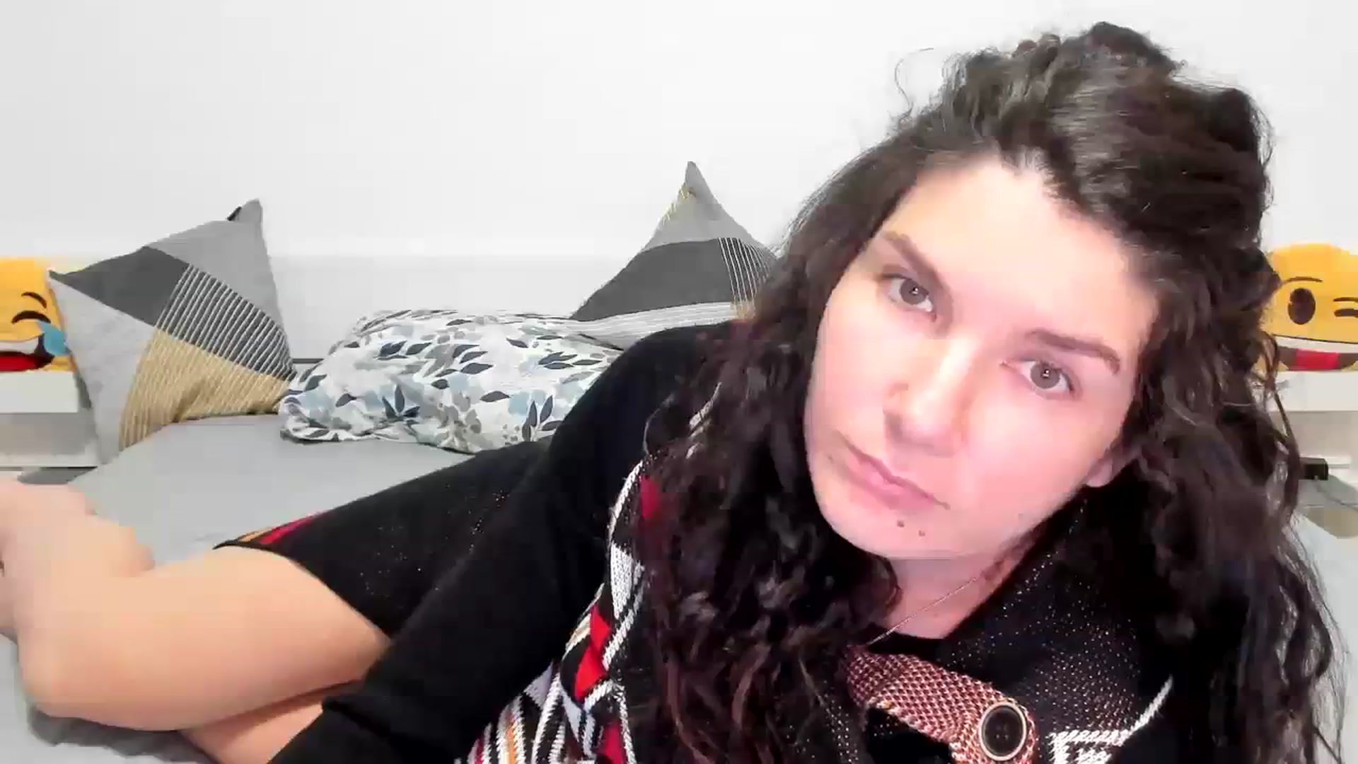 Gallery image thumbnail from SiouxPrincess's myfreecams stream on, 01/27/2024, 24:01 image 6 of 20