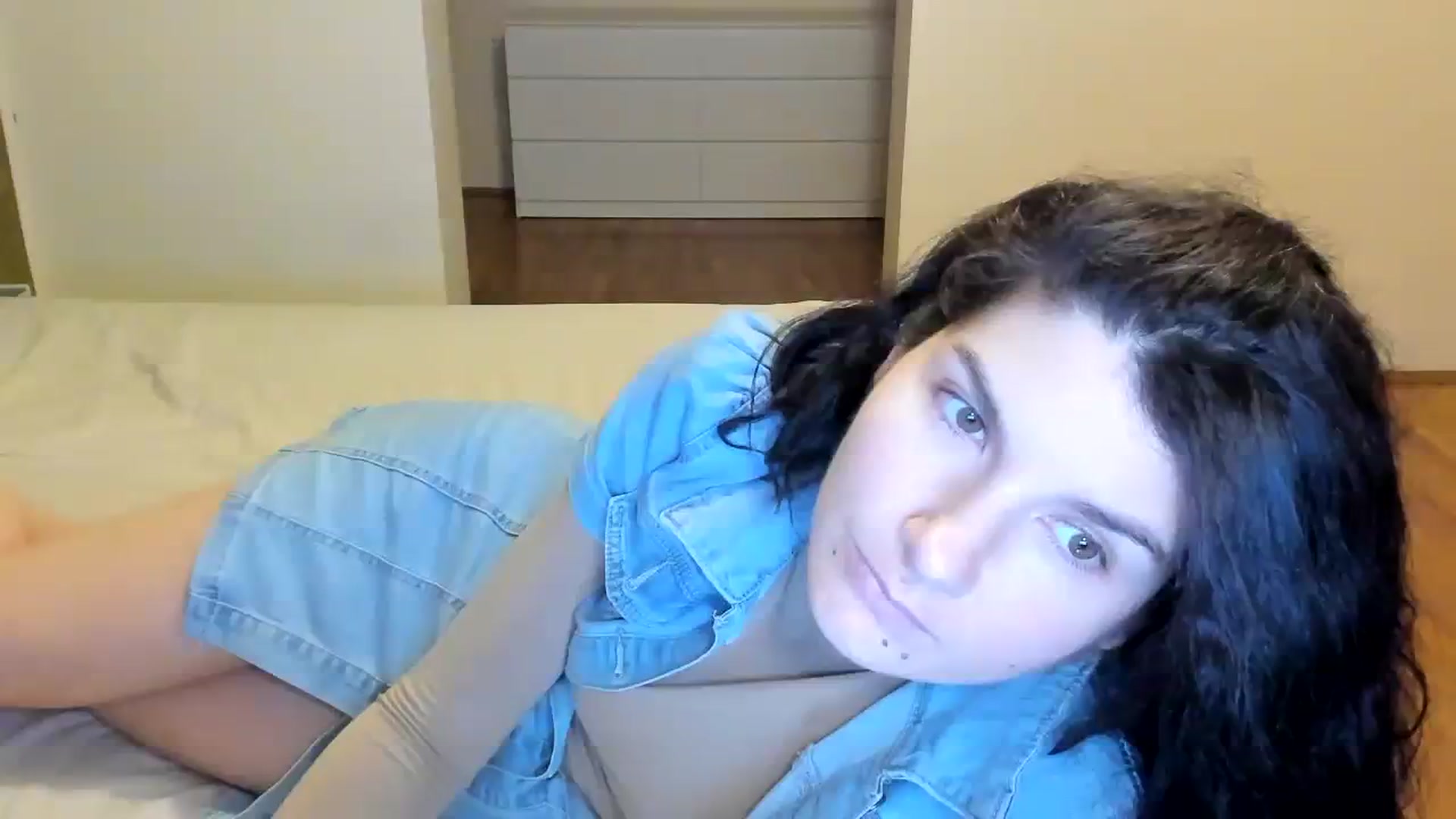 Gallery image thumbnail from SiouxPrincess's myfreecams stream on, 02/17/2024, 24:21 image 12 of 20