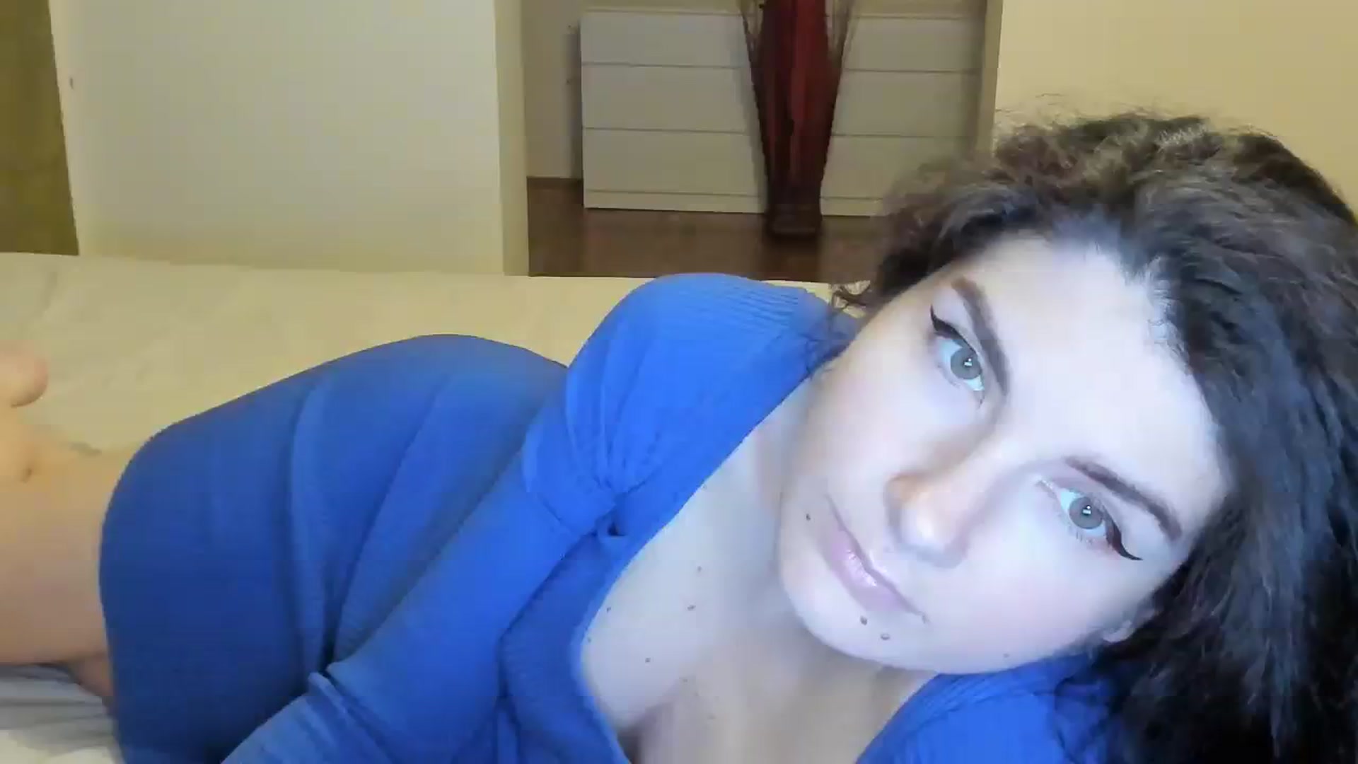 Gallery image thumbnail from SiouxPrincess's myfreecams stream on, 02/19/2024, 24:24 image 7 of 20