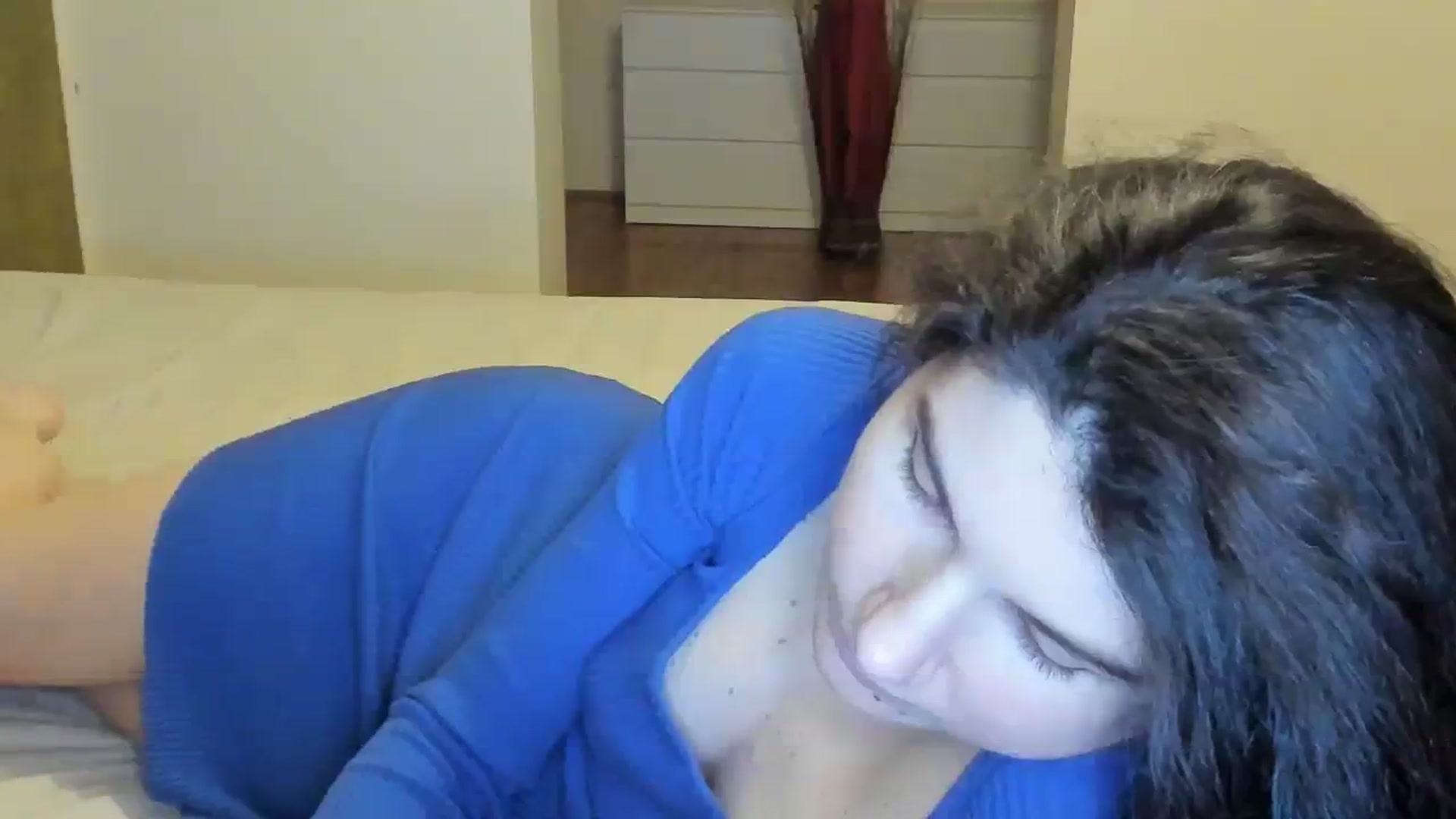 Gallery image thumbnail from SiouxPrincess's myfreecams stream on, 02/19/2024, 24:24 image 8 of 20