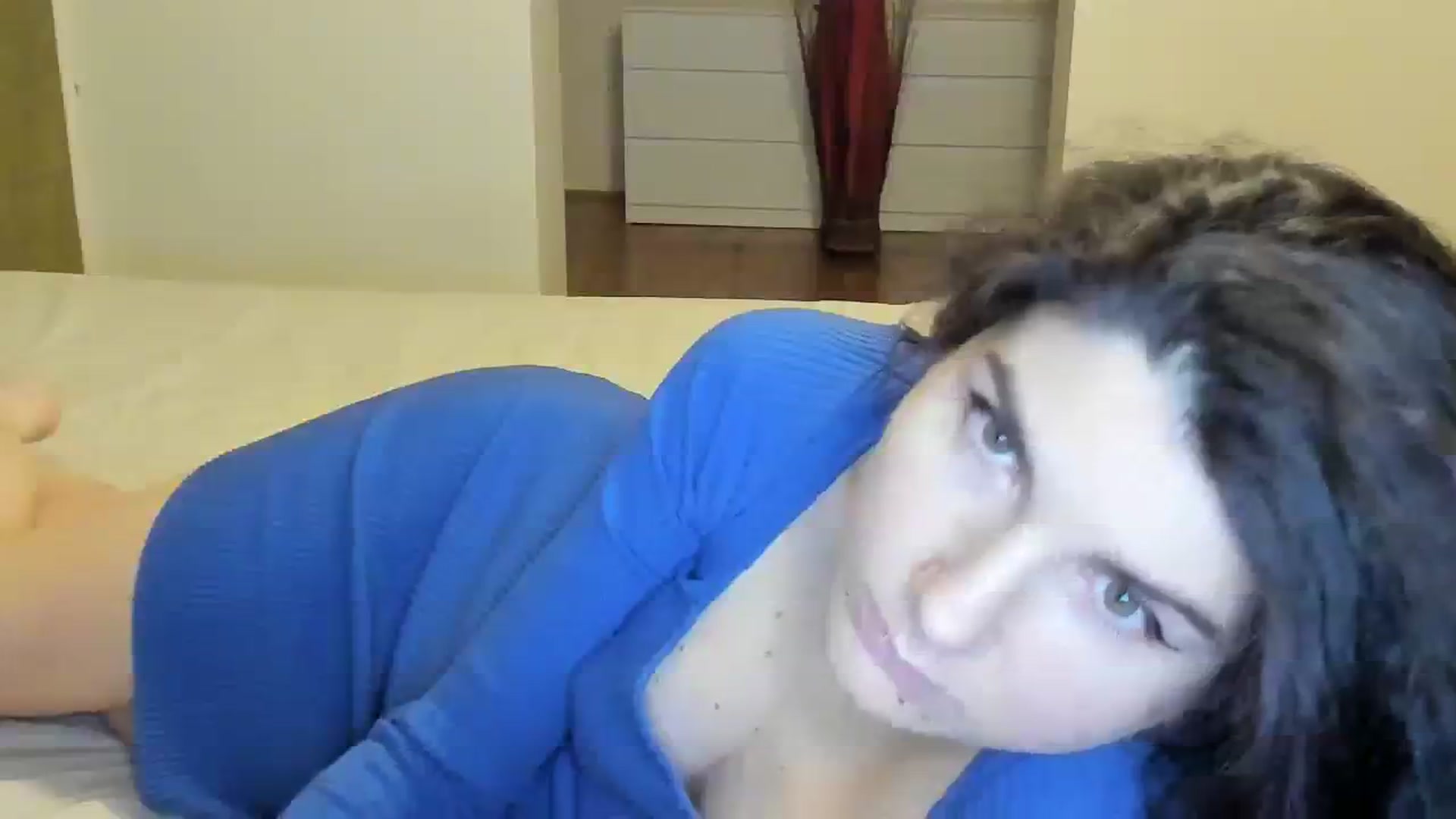 Gallery image thumbnail from SiouxPrincess's myfreecams stream on, 02/19/2024, 24:24 image 9 of 20