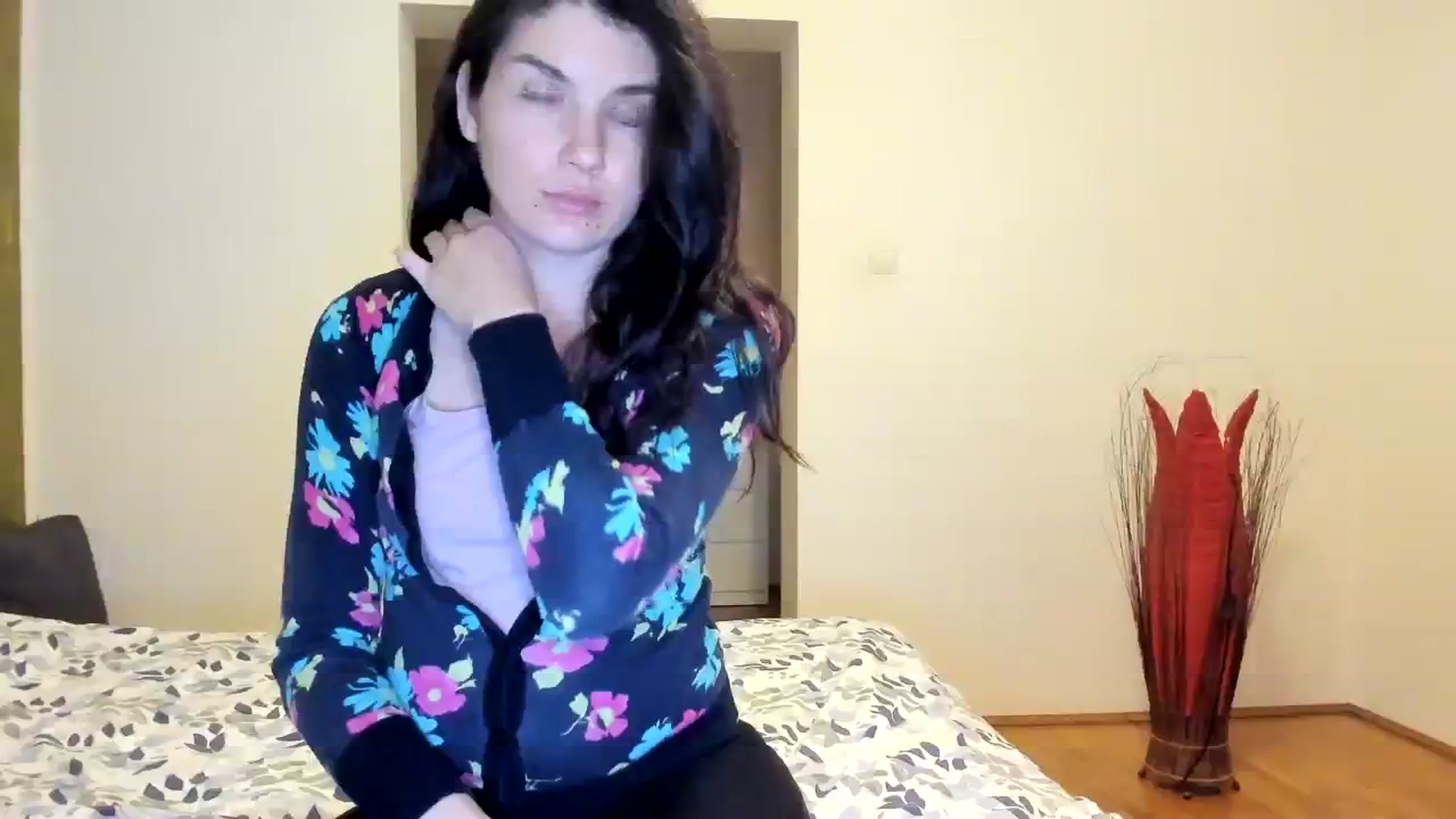Gallery image thumbnail from SiouxPrincess's myfreecams stream on, 02/27/2024, 24:22 image 6 of 20