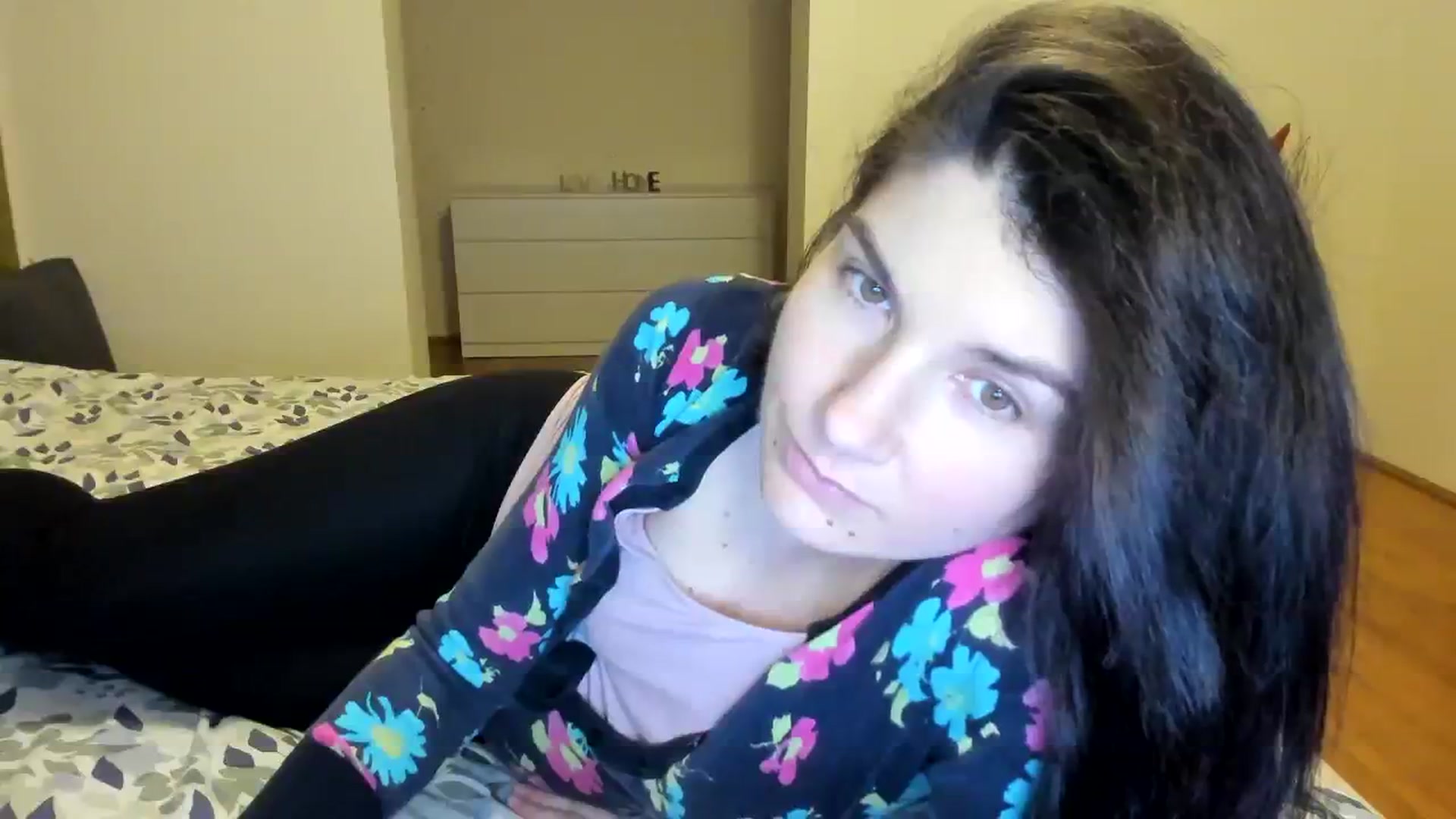Gallery image thumbnail from SiouxPrincess's myfreecams stream on, 02/27/2024, 24:22 image 12 of 20