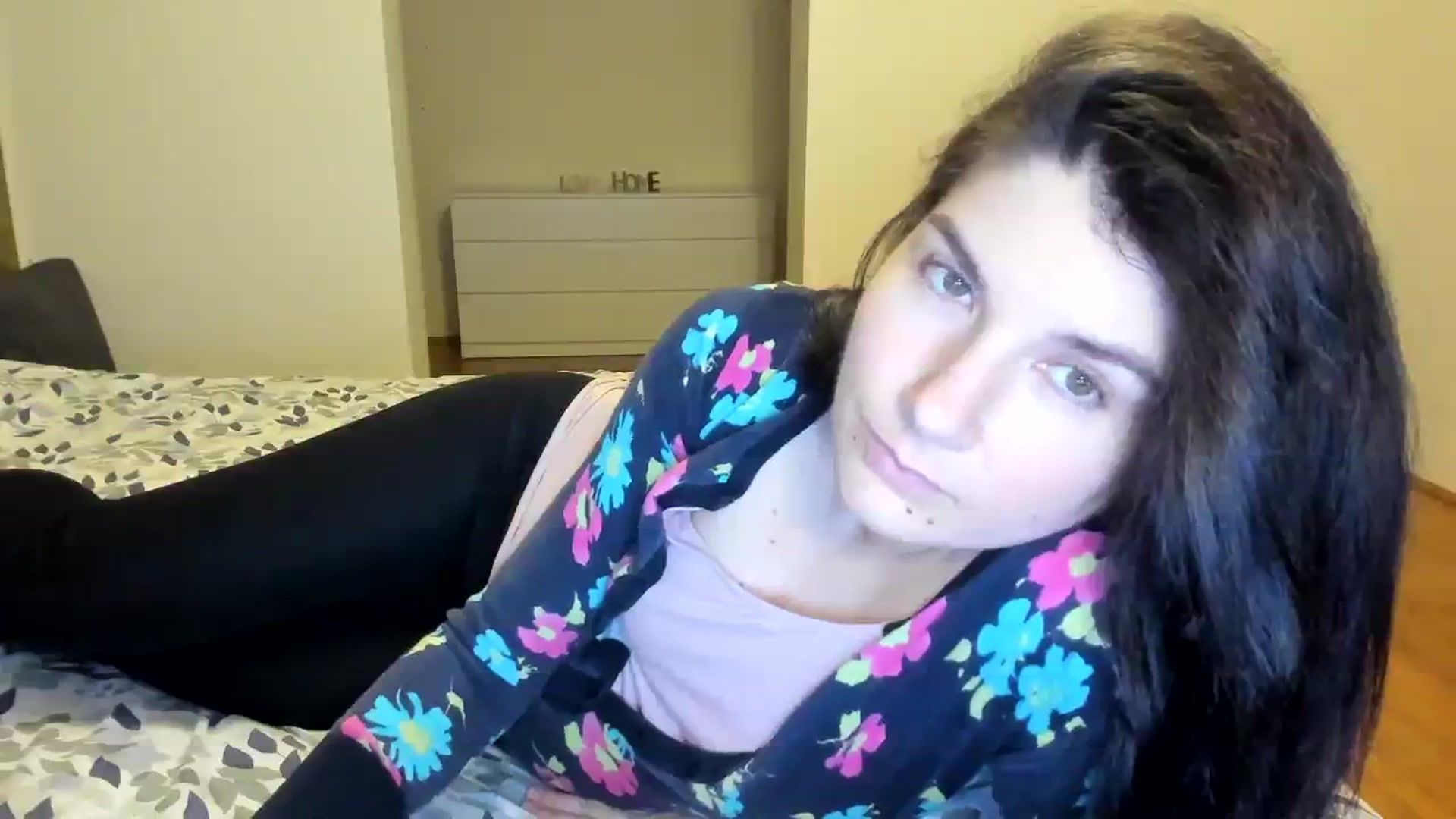 Gallery image thumbnail from SiouxPrincess's myfreecams stream on, 02/27/2024, 24:22 image 18 of 20