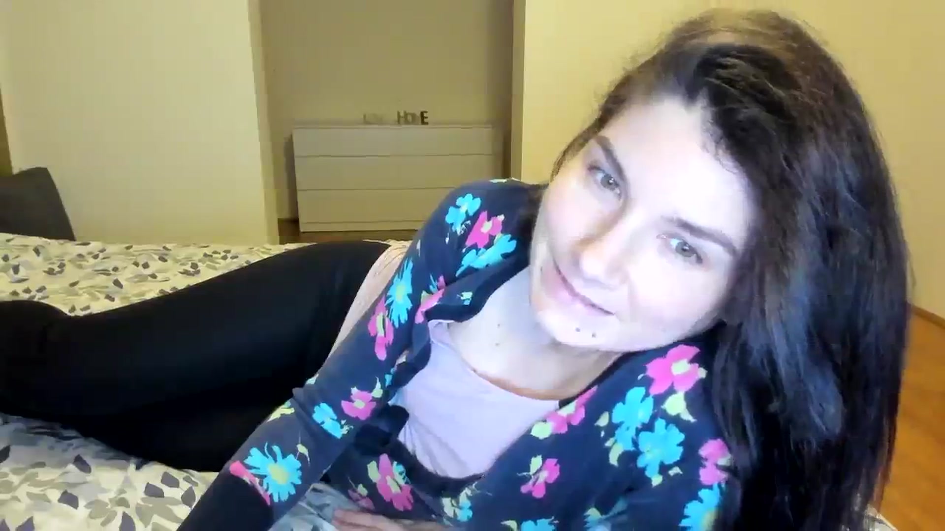 Gallery image thumbnail from SiouxPrincess's myfreecams stream on, 02/27/2024, 24:22 image 16 of 20
