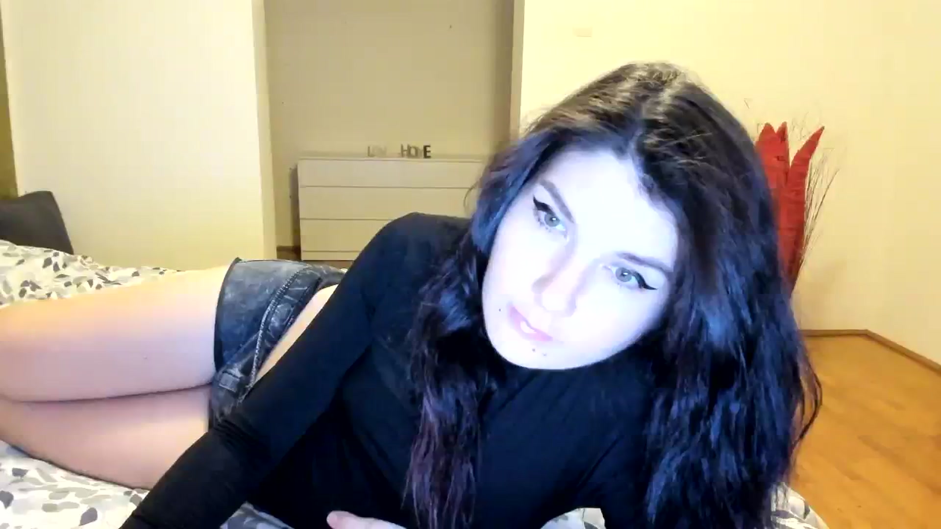 Gallery image thumbnail from SiouxPrincess's myfreecams stream on, 02/28/2024, 24:00 image 2 of 20