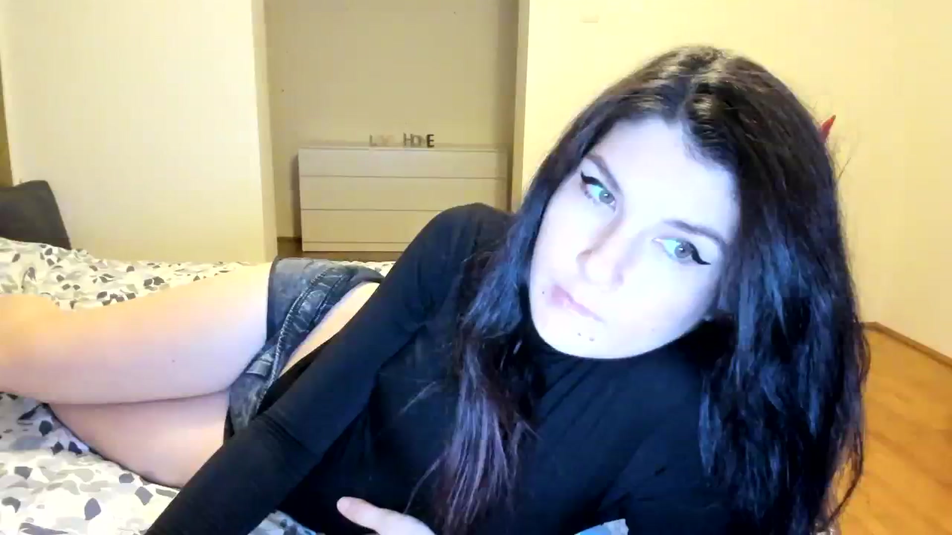 Gallery image thumbnail from SiouxPrincess's myfreecams stream on, 02/28/2024, 24:28 image 6 of 20