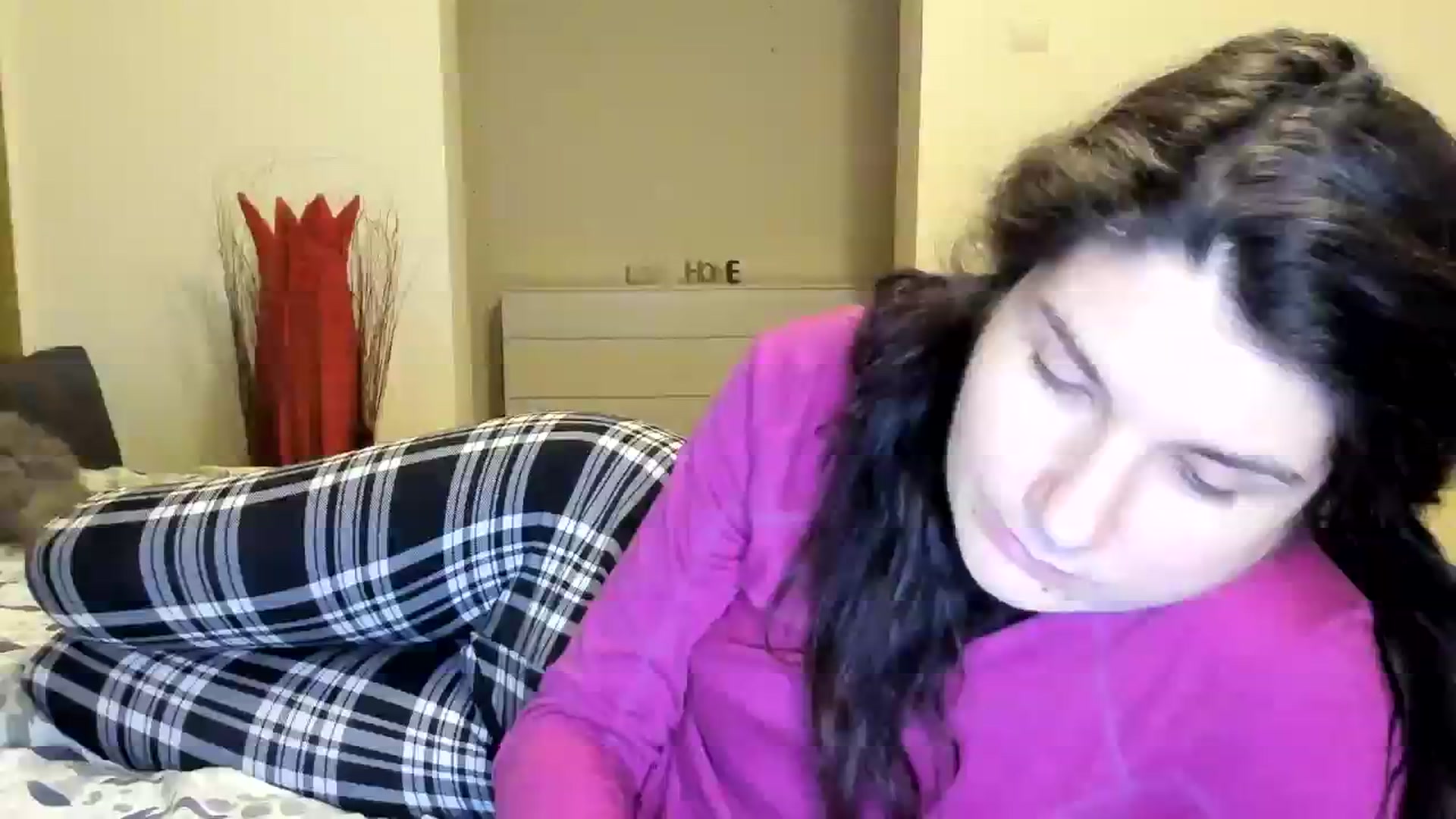 Gallery image thumbnail from SiouxPrincess's myfreecams stream on, 03/06/2024, 24:00 image 14 of 20