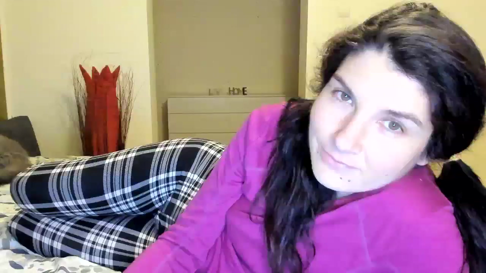 Gallery image thumbnail from SiouxPrincess's myfreecams stream on, 03/06/2024, 24:00 image 19 of 20