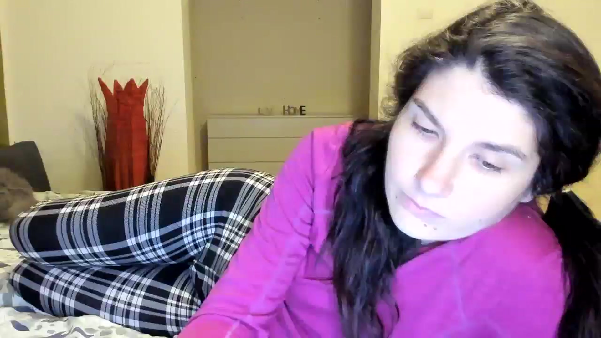 Gallery image thumbnail from SiouxPrincess's myfreecams stream on, 03/06/2024, 24:00 image 11 of 20