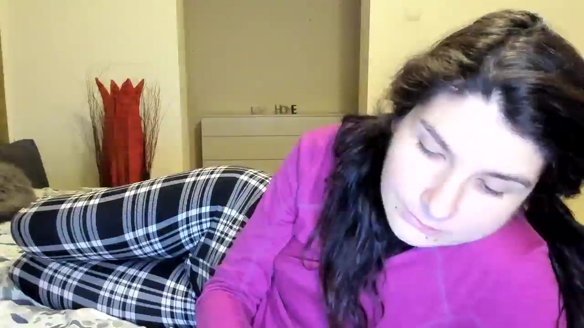 Gallery image thumbnail from SiouxPrincess's myfreecams stream on, 03/06/2024, 24:00 image 17 of 20