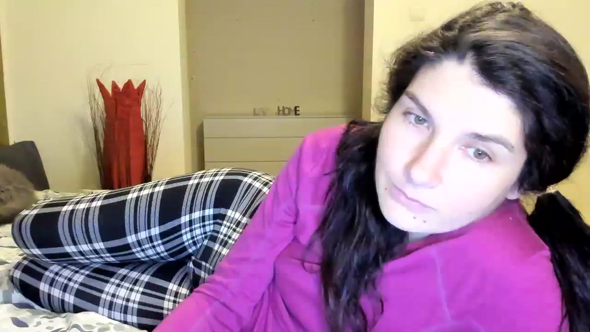 Gallery image thumbnail from SiouxPrincess's myfreecams stream on, 03/06/2024, 24:00 image 18 of 20