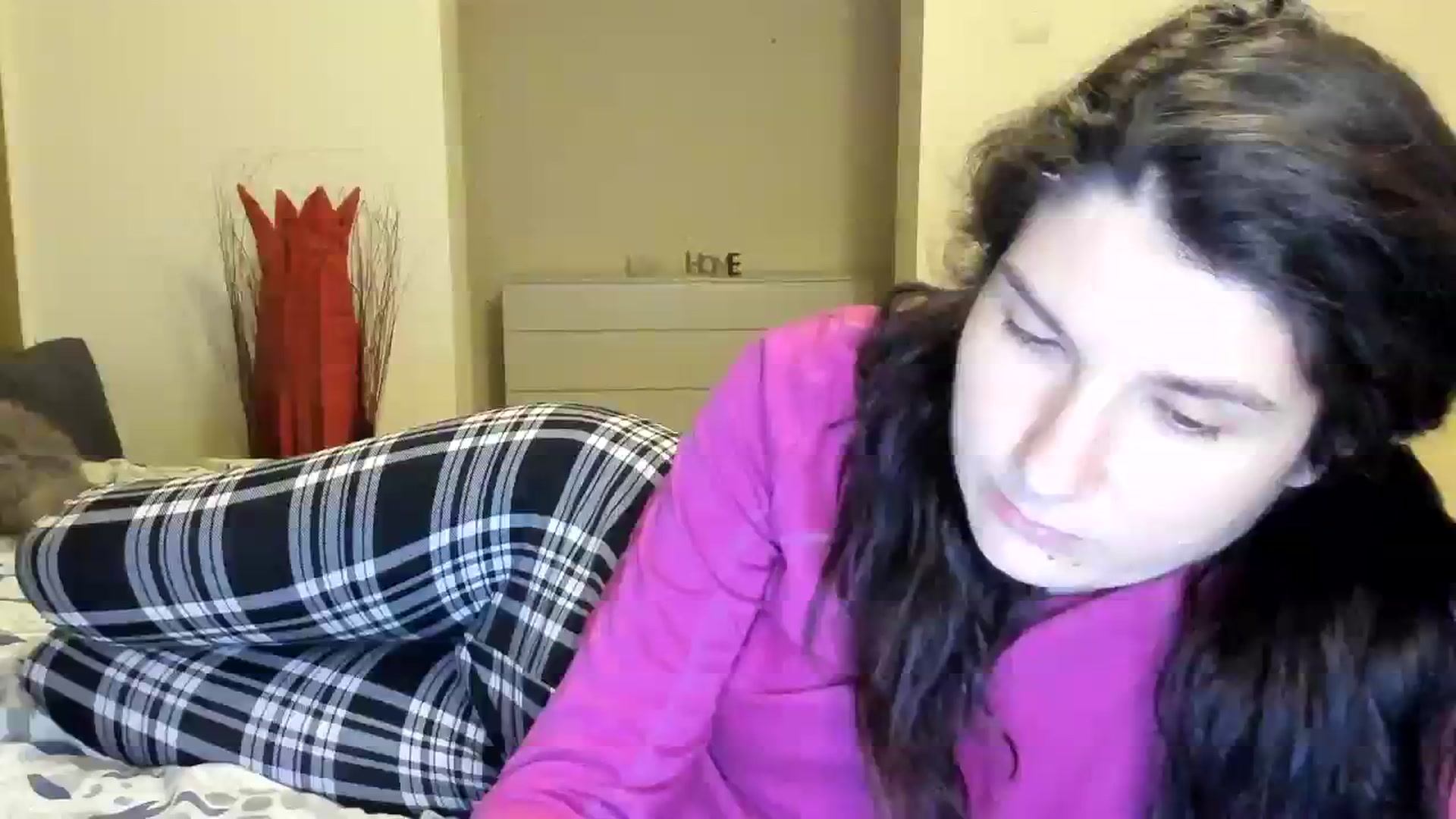 Gallery image thumbnail from SiouxPrincess's myfreecams stream on, 03/06/2024, 24:00 image 6 of 20