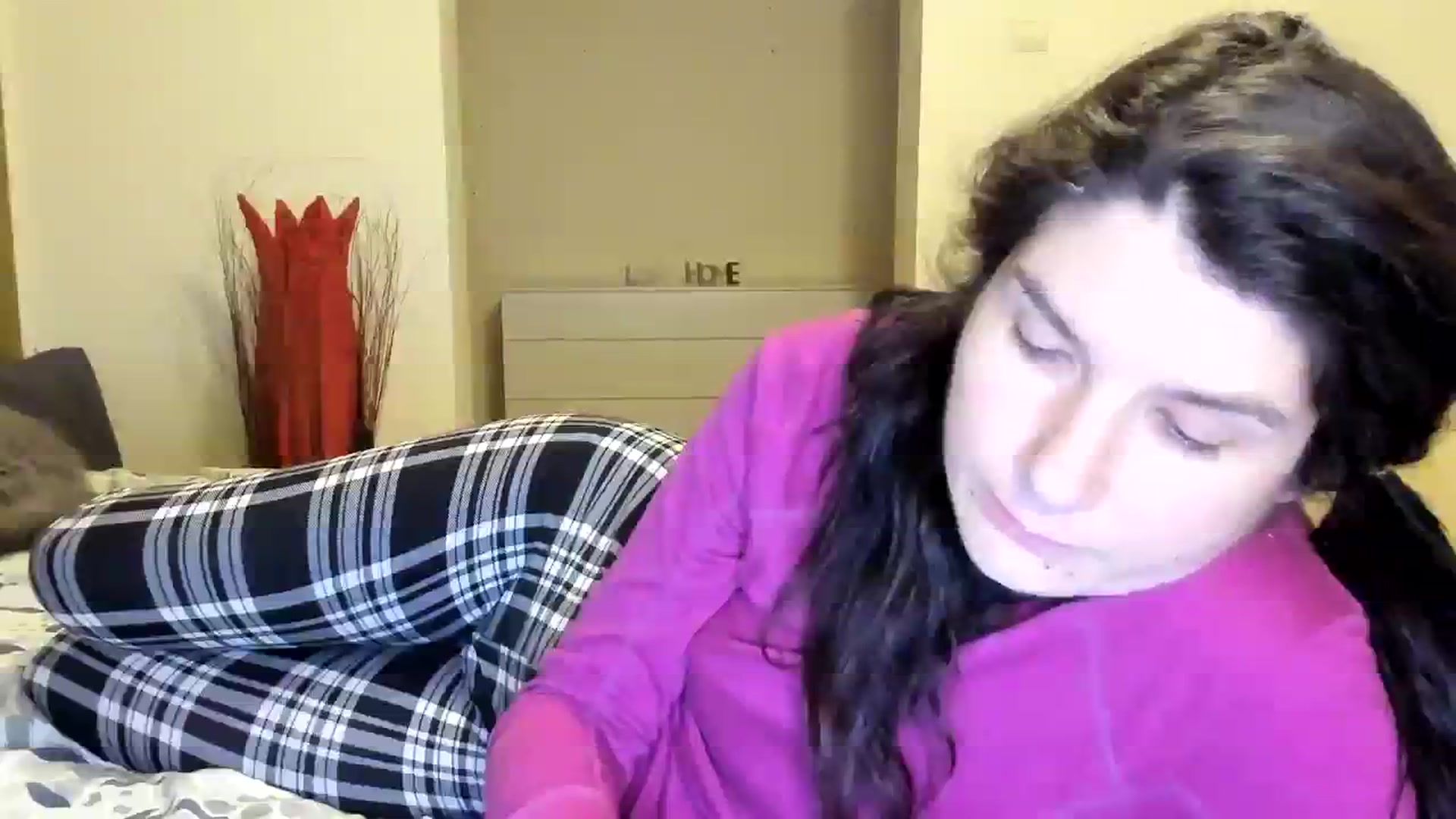 Gallery image thumbnail from SiouxPrincess's myfreecams stream on, 03/06/2024, 24:00 image 20 of 20