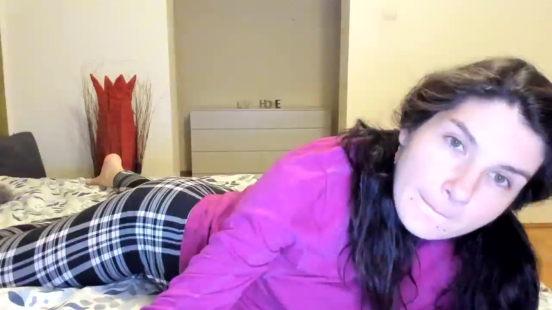 Gallery image thumbnail from SiouxPrincess's myfreecams stream on, 03/06/2024, 24:22 image 17 of 20