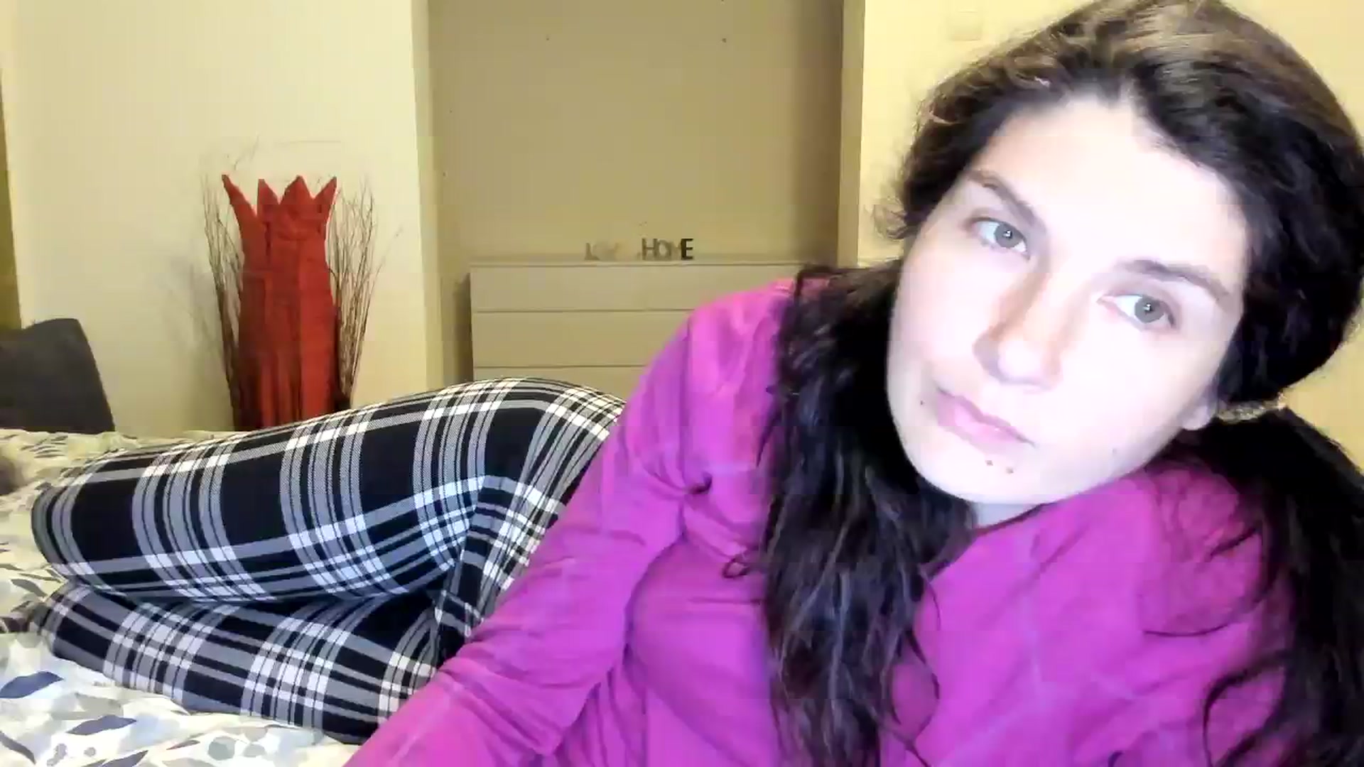Gallery image thumbnail from SiouxPrincess's myfreecams stream on, 03/06/2024, 24:22 image 4 of 20