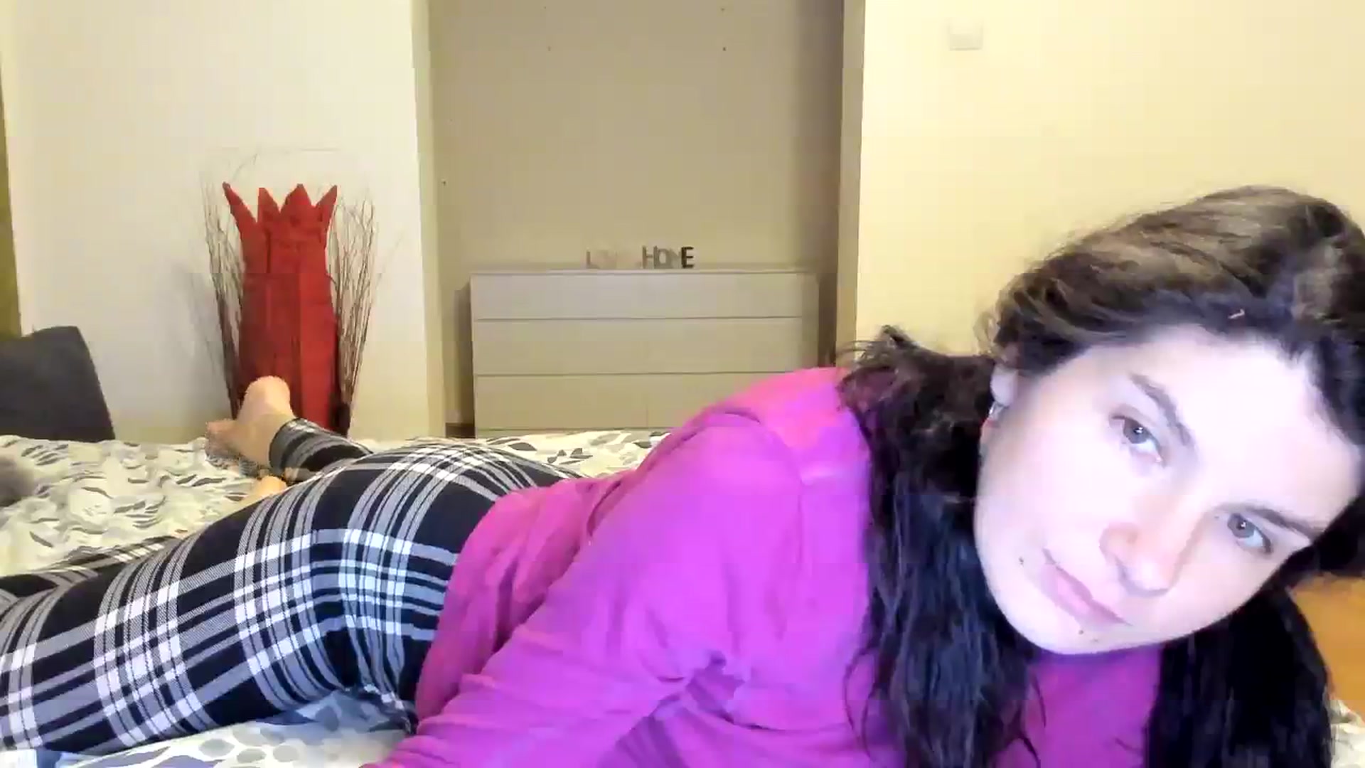 Gallery image thumbnail from SiouxPrincess's myfreecams stream on, 03/06/2024, 24:22 image 18 of 20
