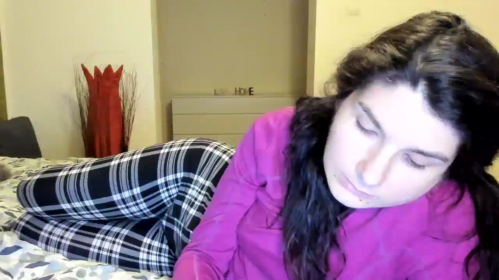Gallery image thumbnail from SiouxPrincess's myfreecams stream on, 03/06/2024, 24:22 image 15 of 20