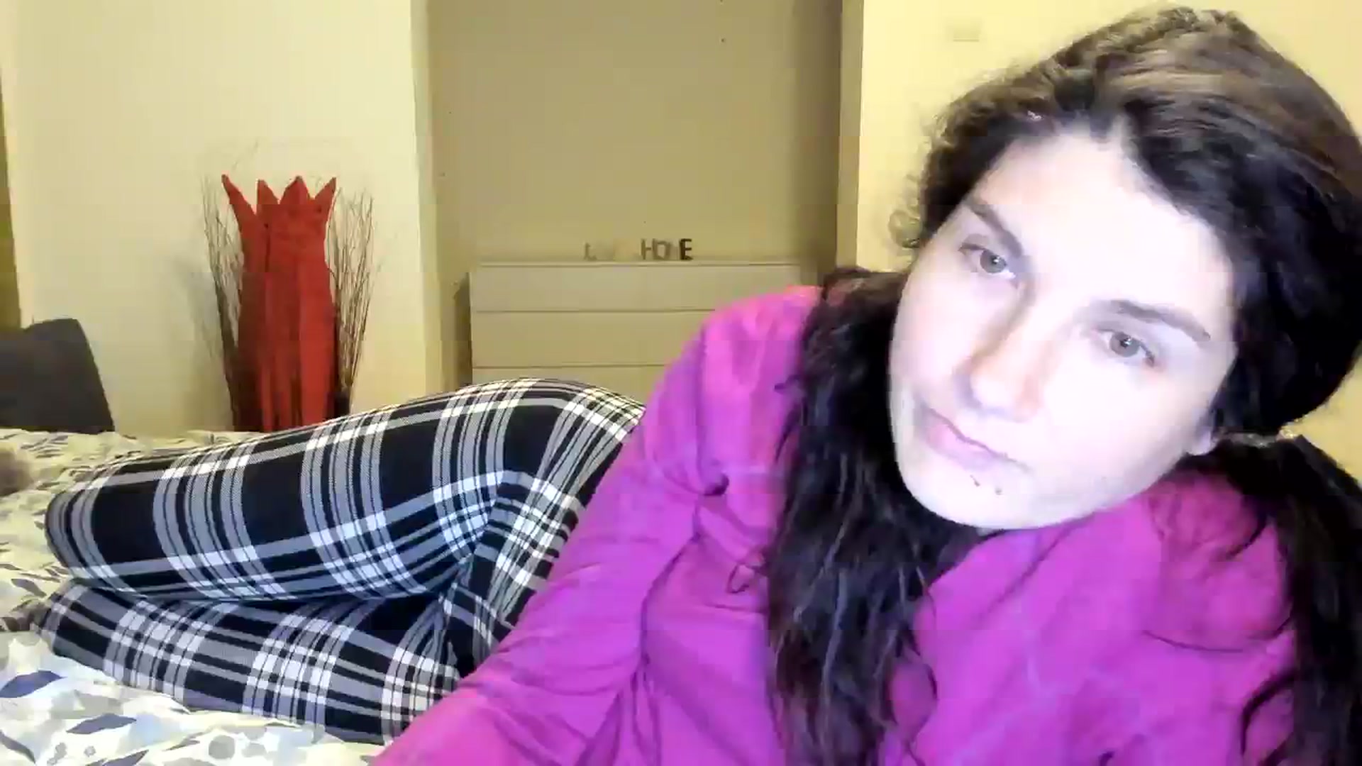 Gallery image thumbnail from SiouxPrincess's myfreecams stream on, 03/06/2024, 24:22 image 13 of 20