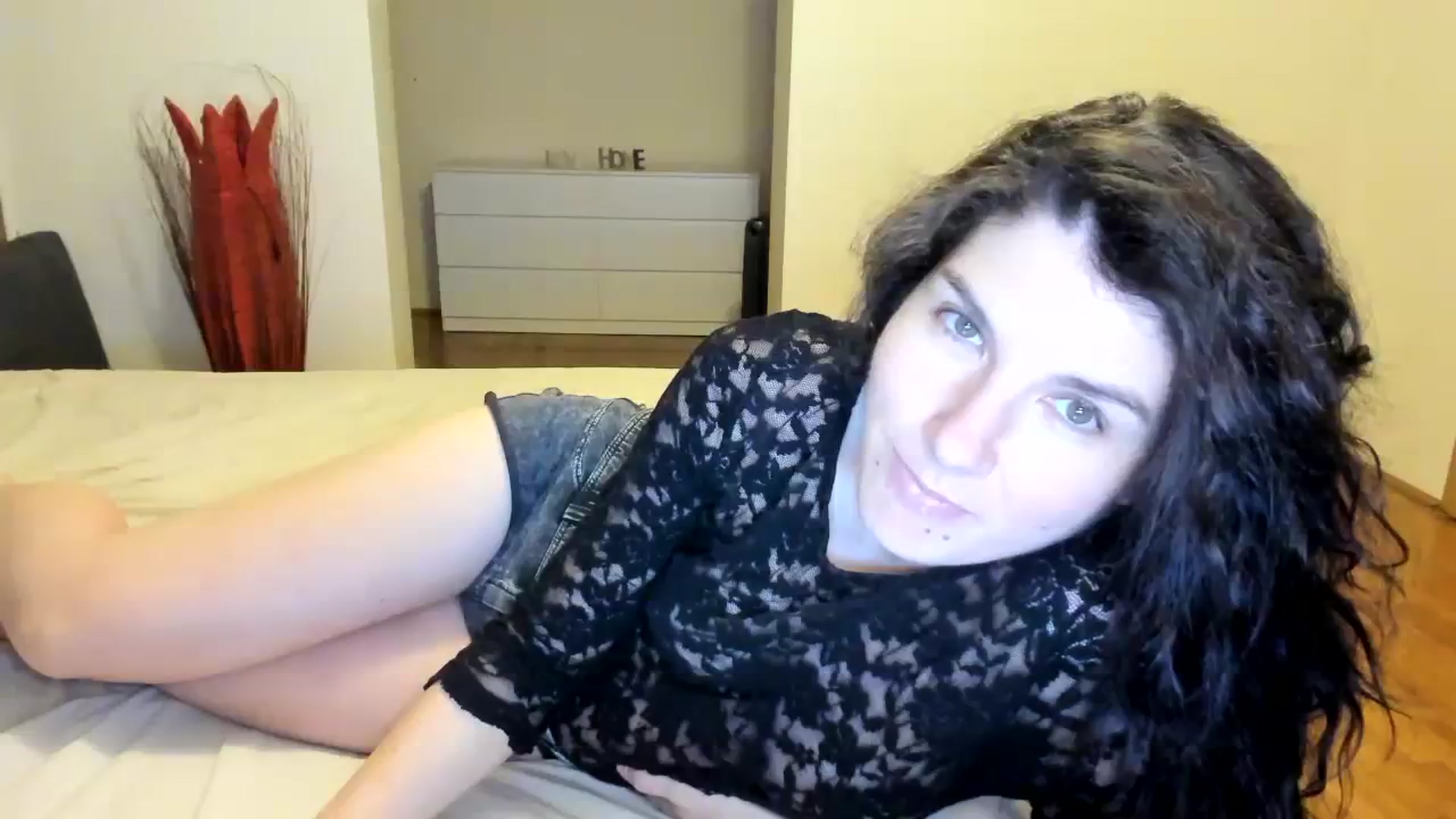 Gallery image thumbnail from SiouxPrincess's myfreecams stream on, 03/11/2024, 24:27 image 7 of 20