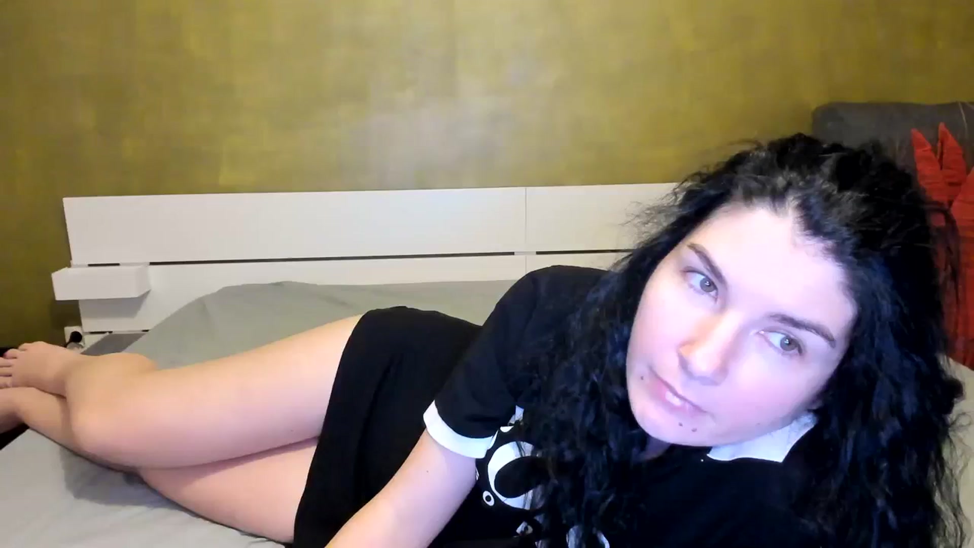 Gallery image thumbnail from SiouxPrincess's myfreecams stream on, 04/01/2024, 23:21 image 9 of 20