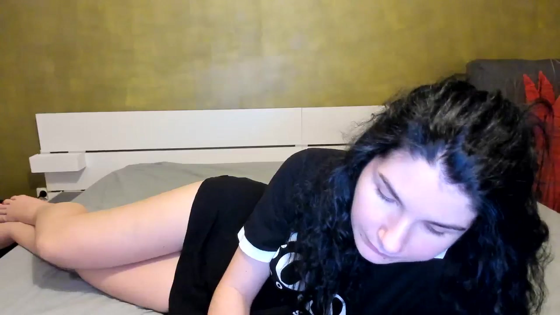 Gallery image thumbnail from SiouxPrincess's myfreecams stream on, 04/01/2024, 23:21 image 3 of 20